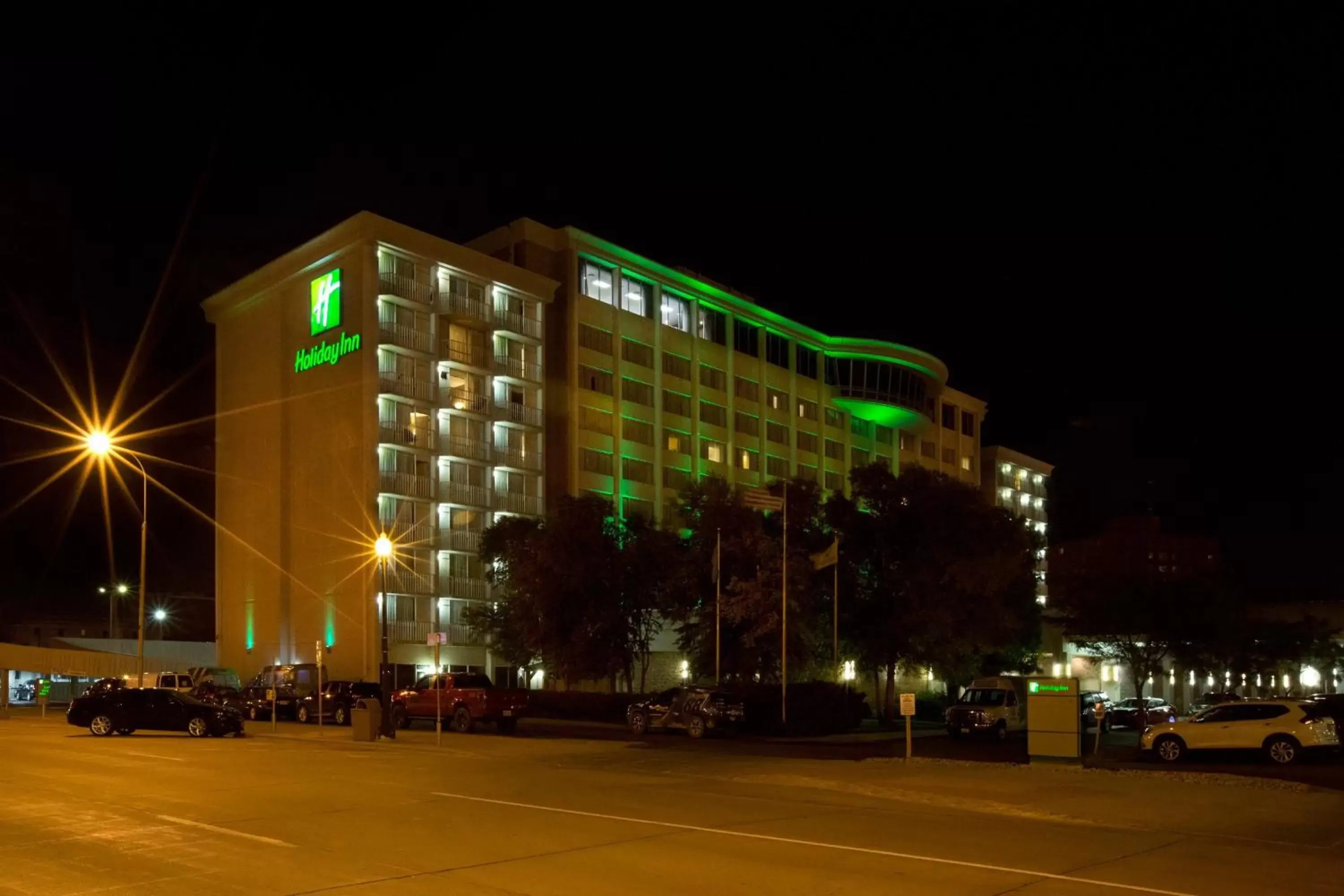 Property Building in Holiday Inn Sioux Falls-City Center, an IHG Hotel