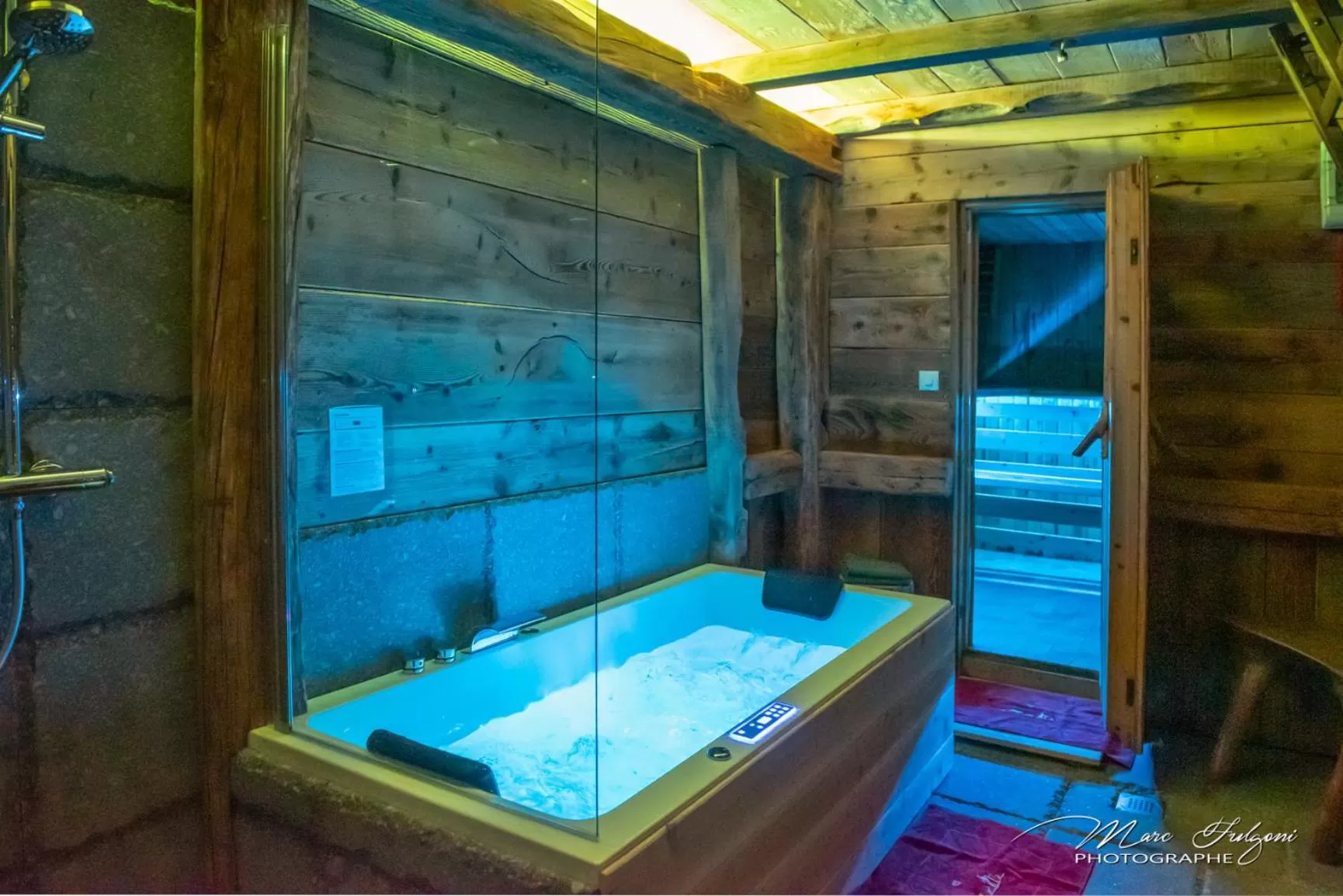 Property building in Le Couarôge Chalets et Appartements