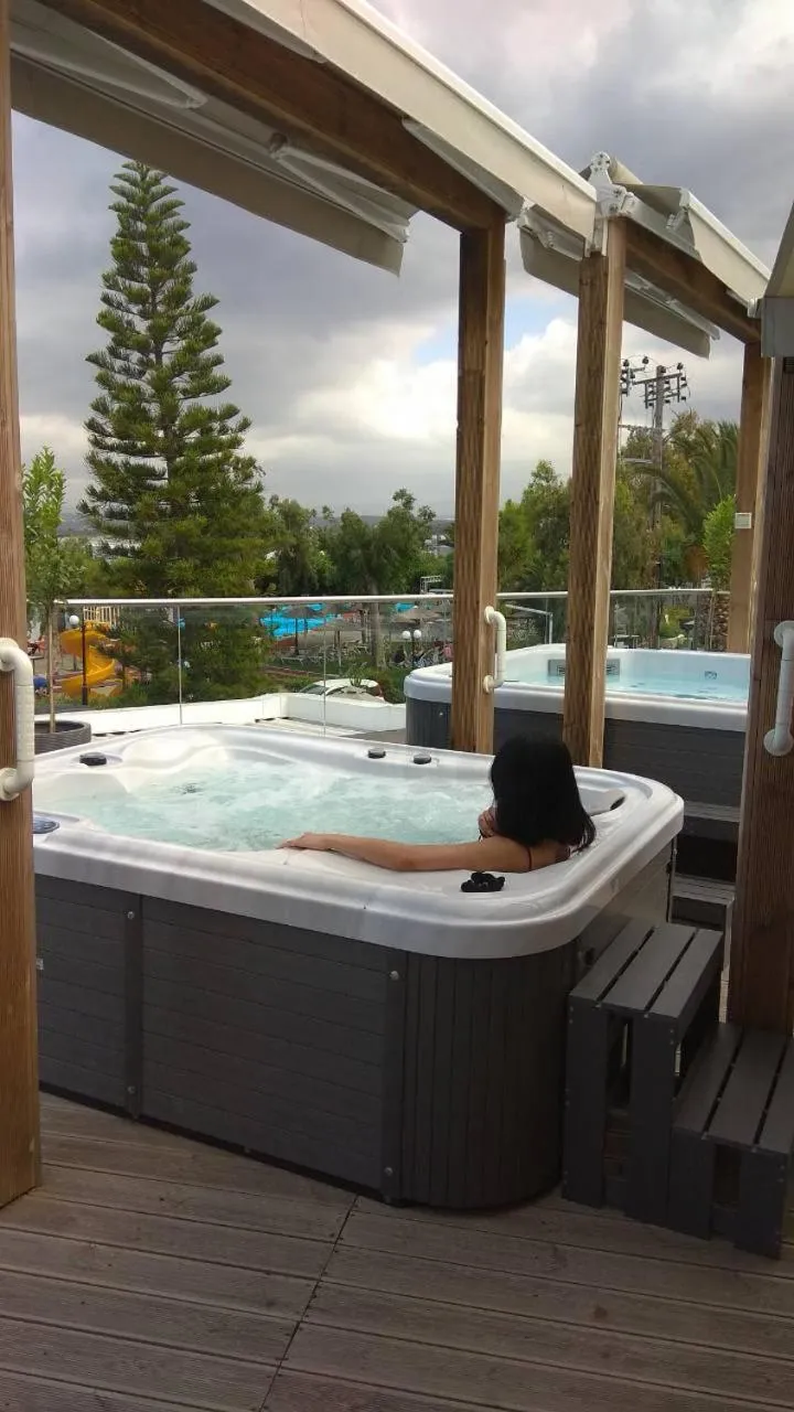 Hot Tub in Georgioupolis Beach Hotel