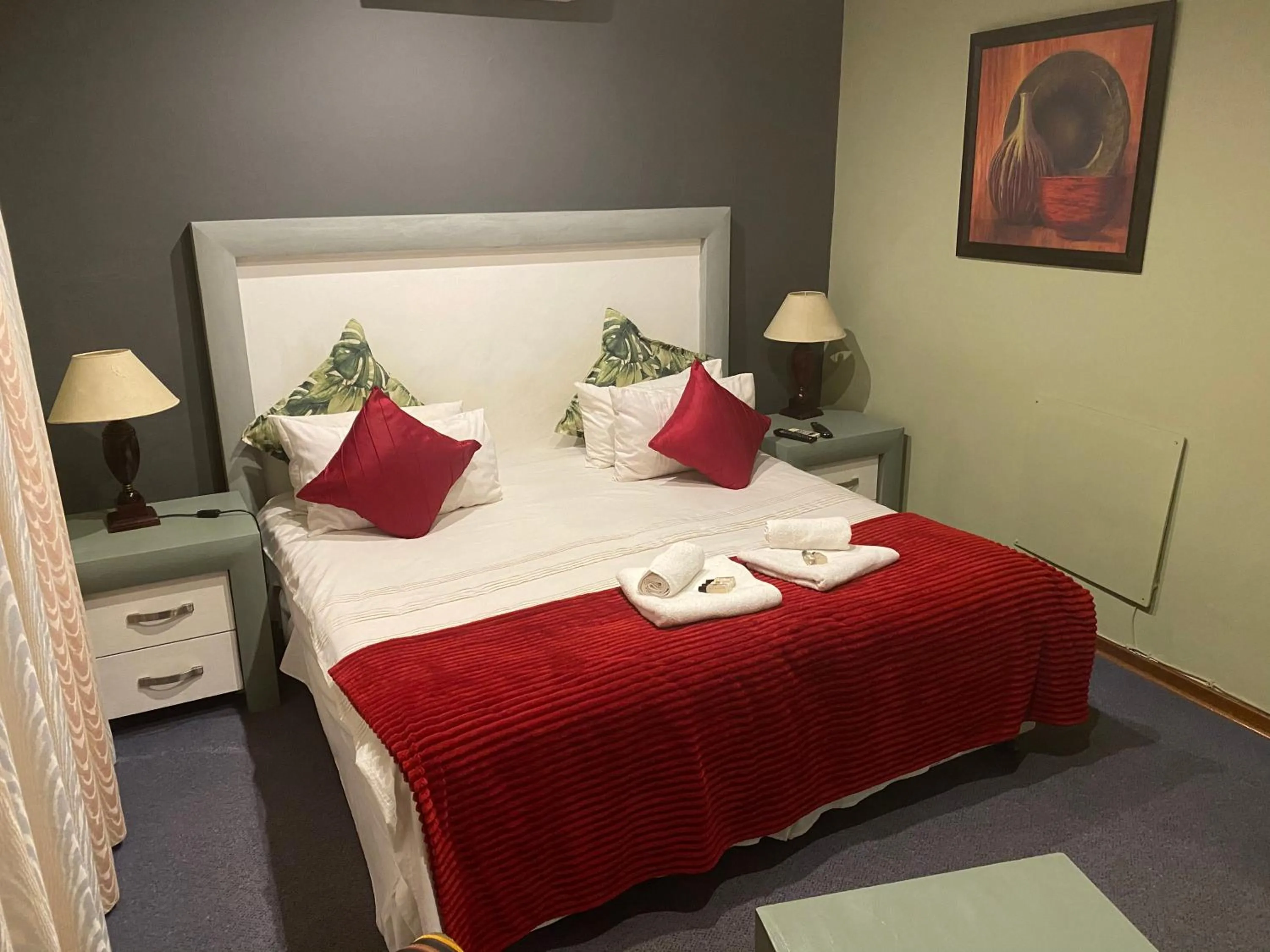 Bedroom, Bed in Marion Lodge