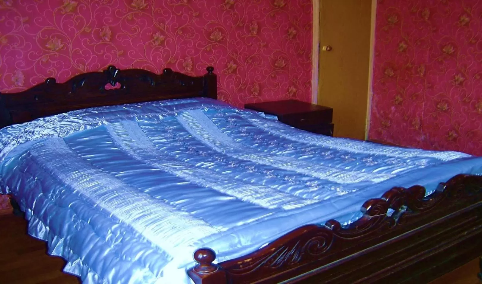Bed in Hotel Lilo near Airport