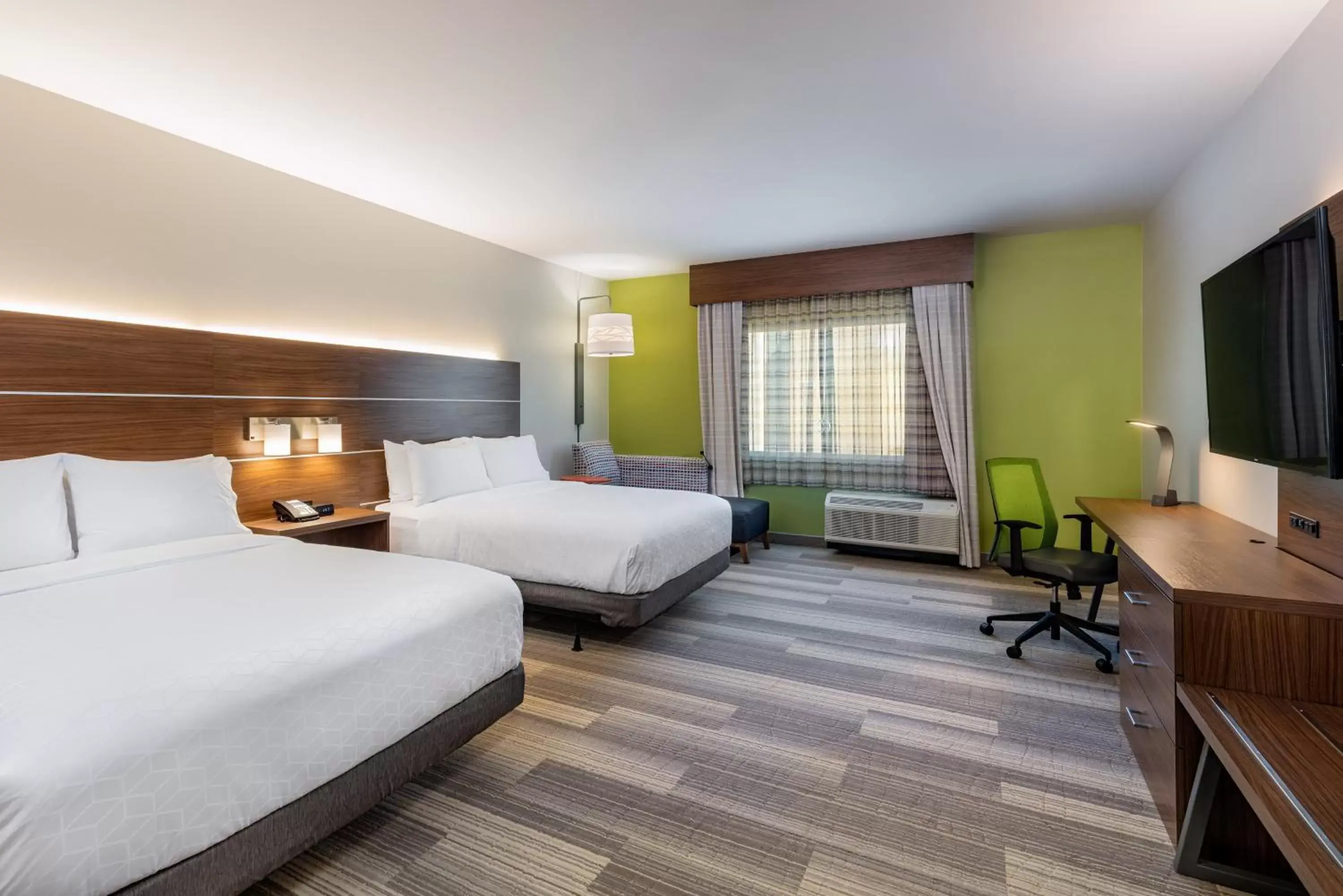 Photo of the whole room, Bed in Holiday Inn Express & Suites - Moreno Valley - Riverside by IHG Photo of the whole room, Bed in Holiday Inn Express & Suites - Moreno Valley - Riverside by IHG