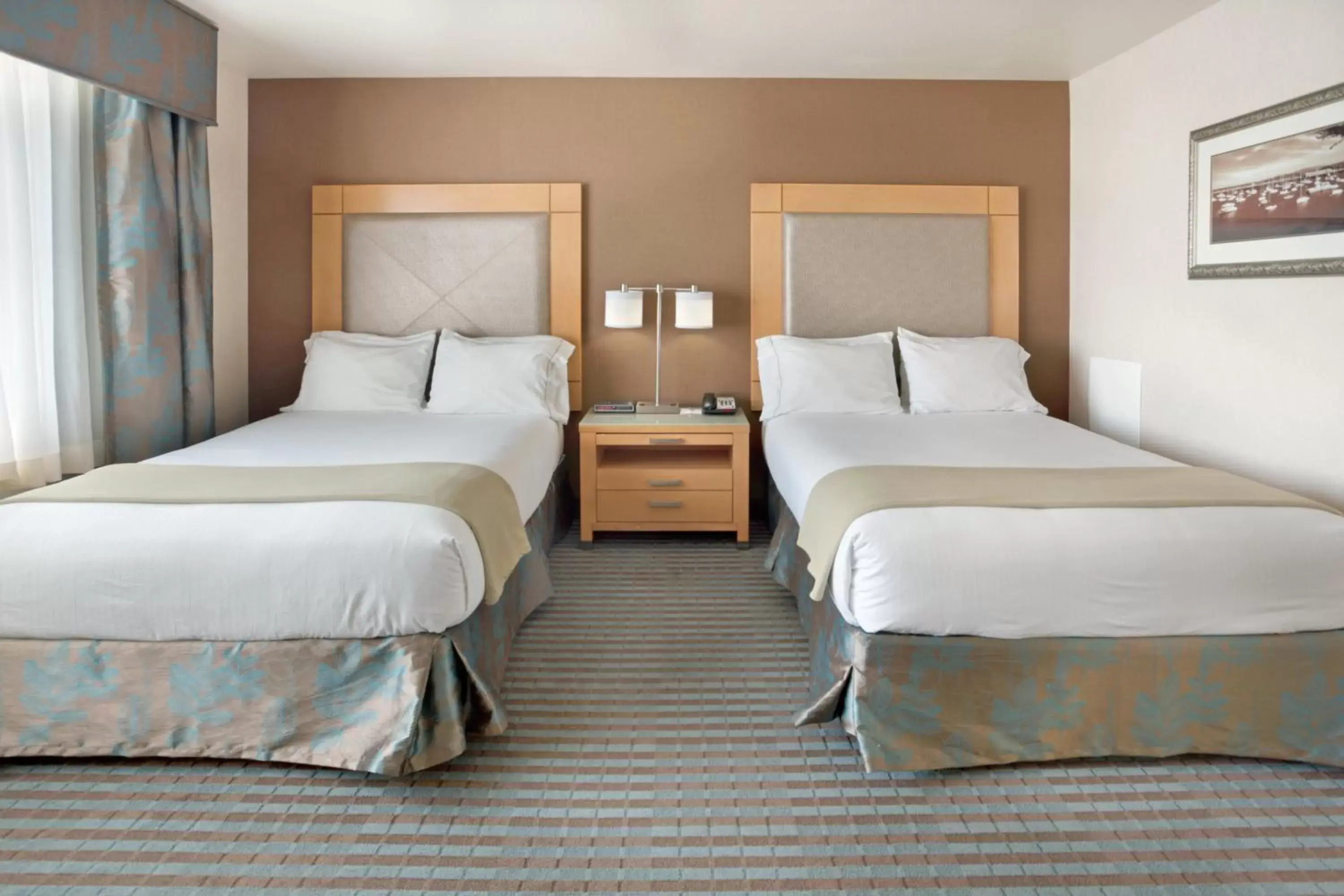 Photo of the whole room, Bed in Holiday Inn Express Monterey - Cannery Row, an IHG Hotel