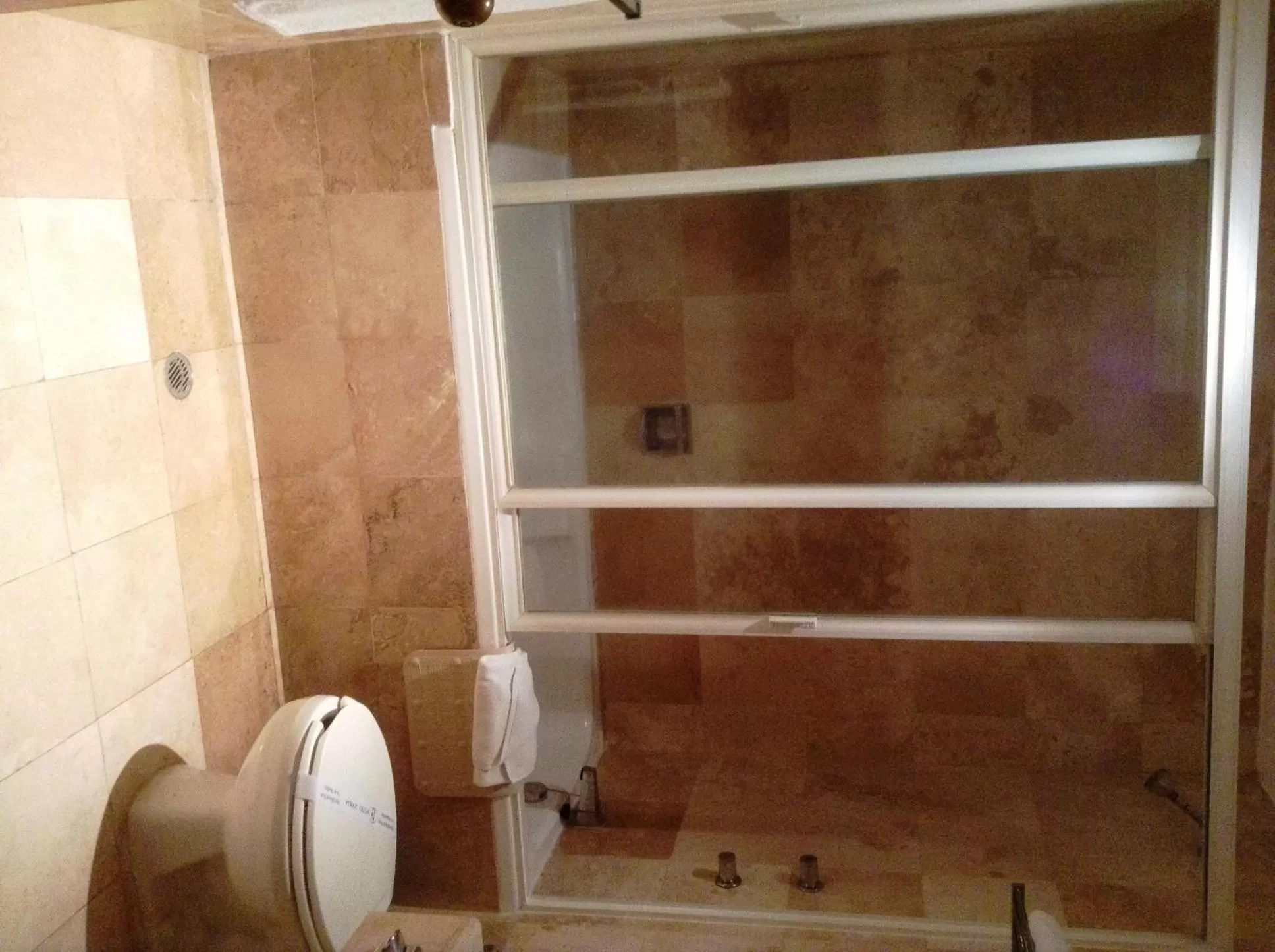 Bathroom in Hotel Sevilla