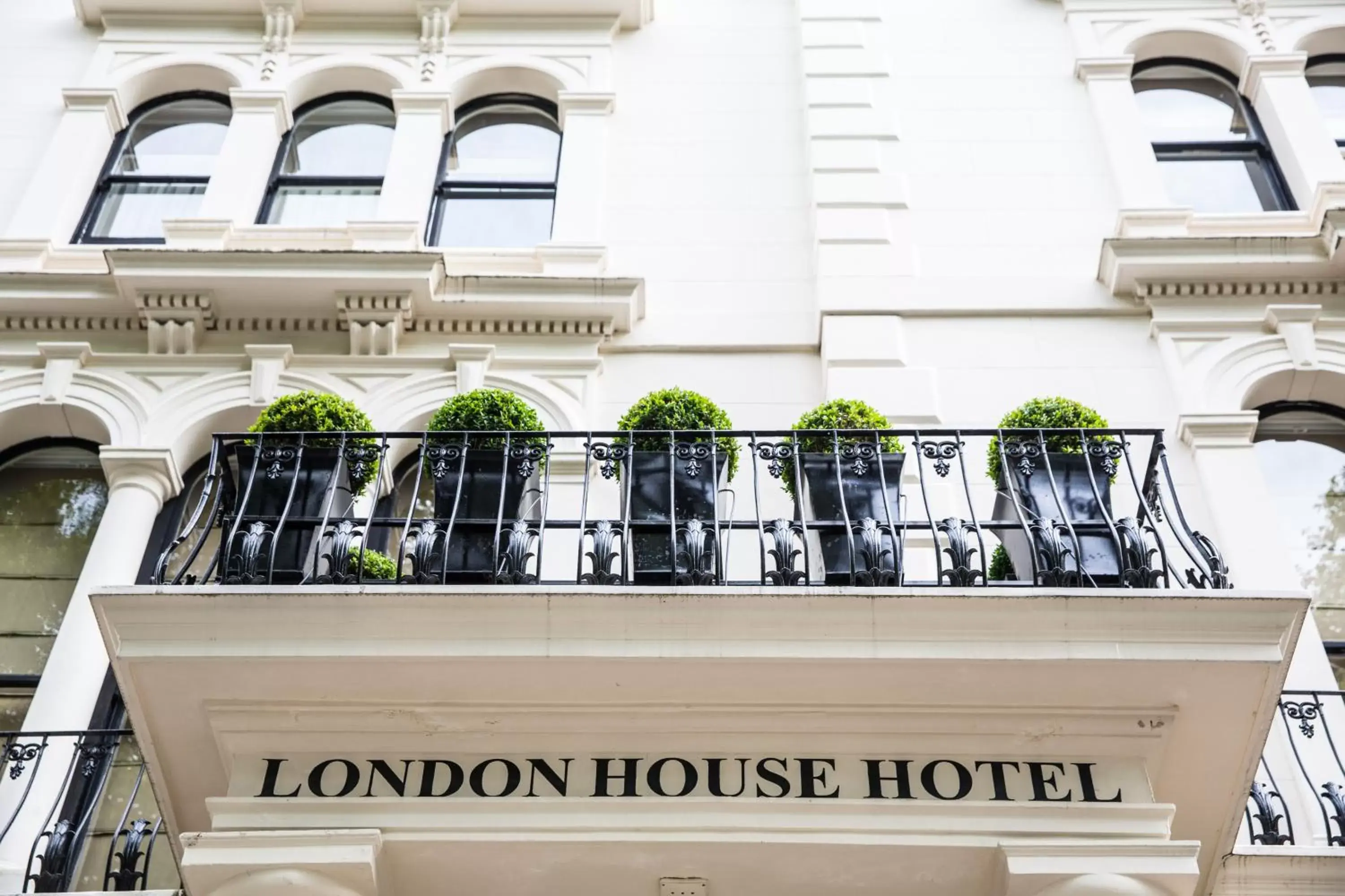 Facade/entrance, Property Logo/Sign in London House Hotel