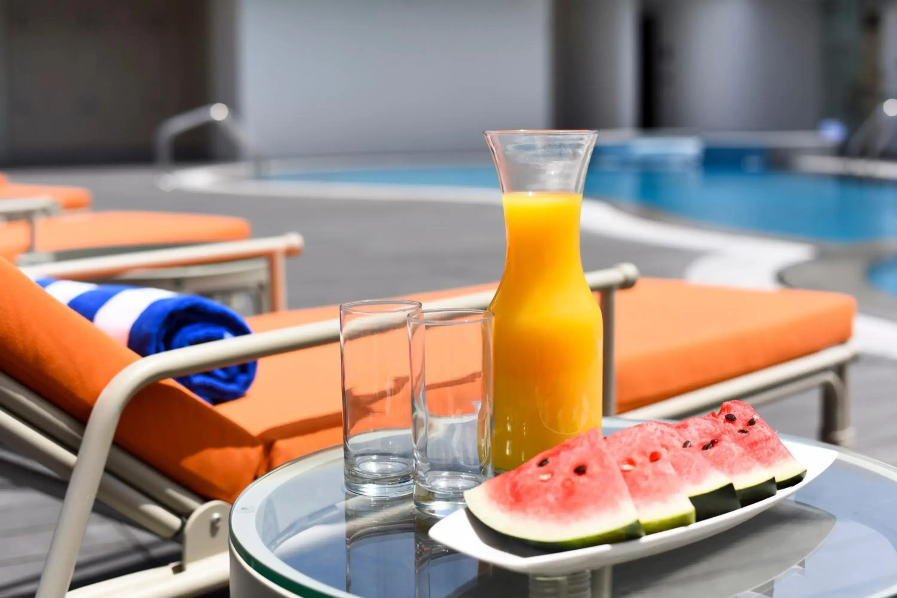 Swimming pool in Fraser Suites Muscat Swimming pool in Fraser Suites Muscat