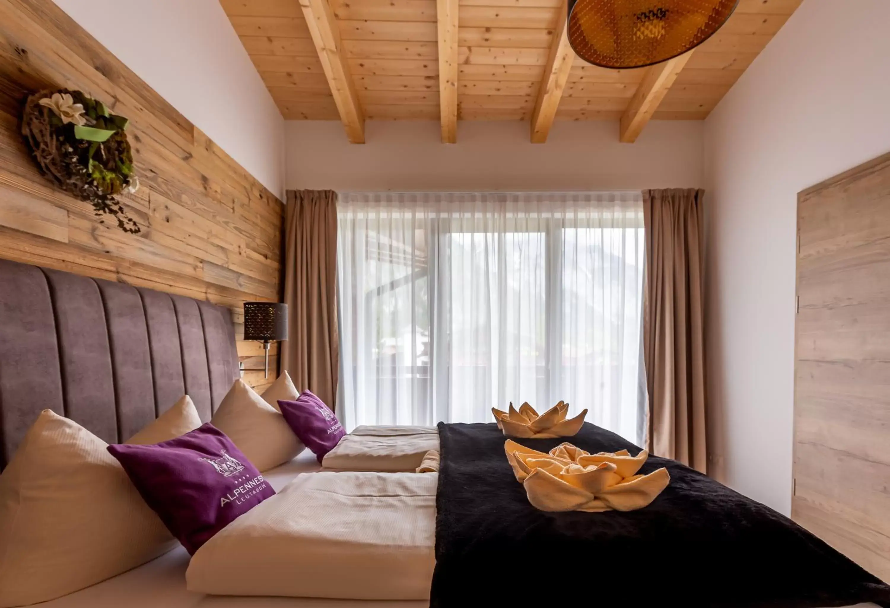 Bed in Hotel Alpennest