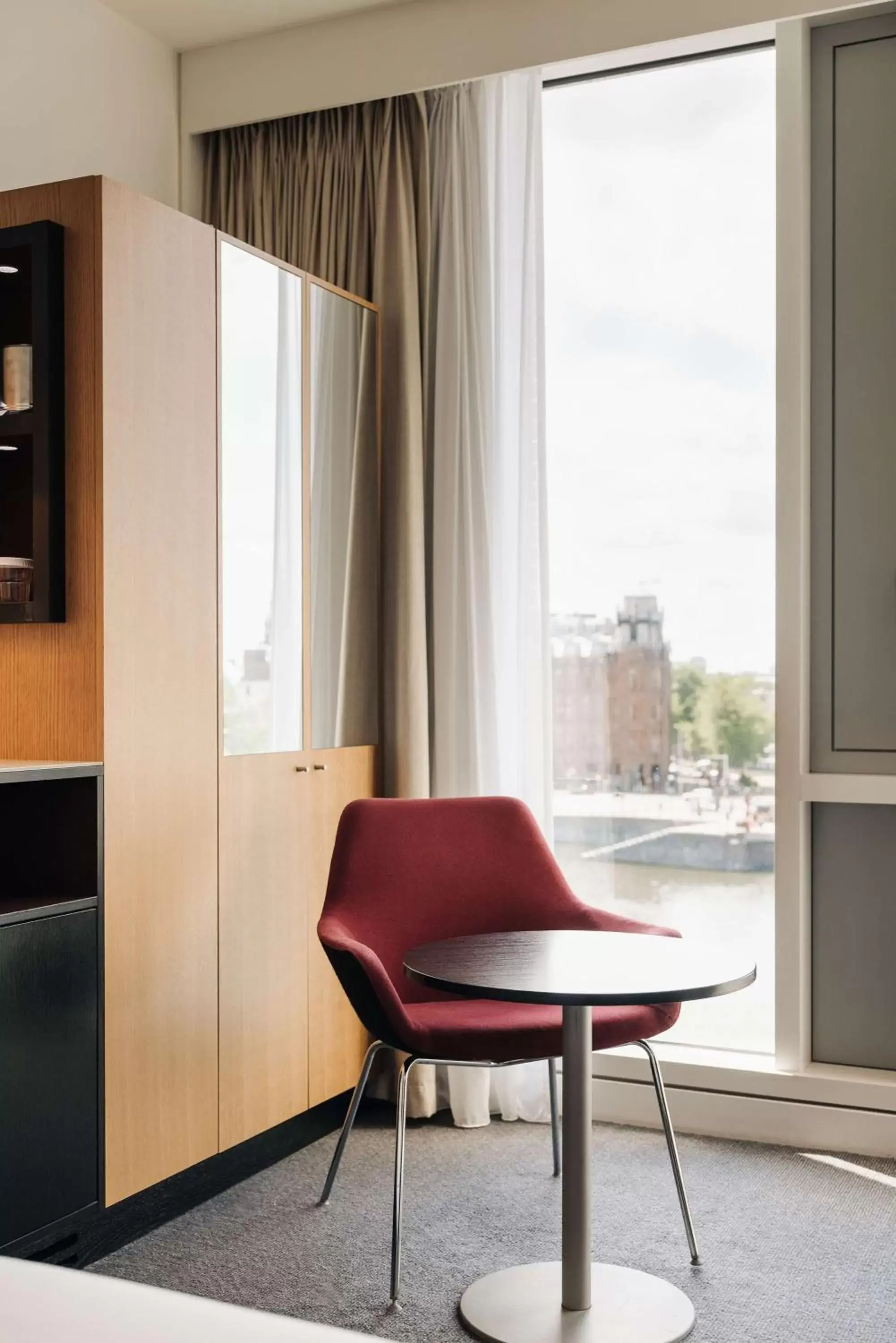 Photo of the whole room, Seating Area in DoubleTree by Hilton Amsterdam Centraal Station