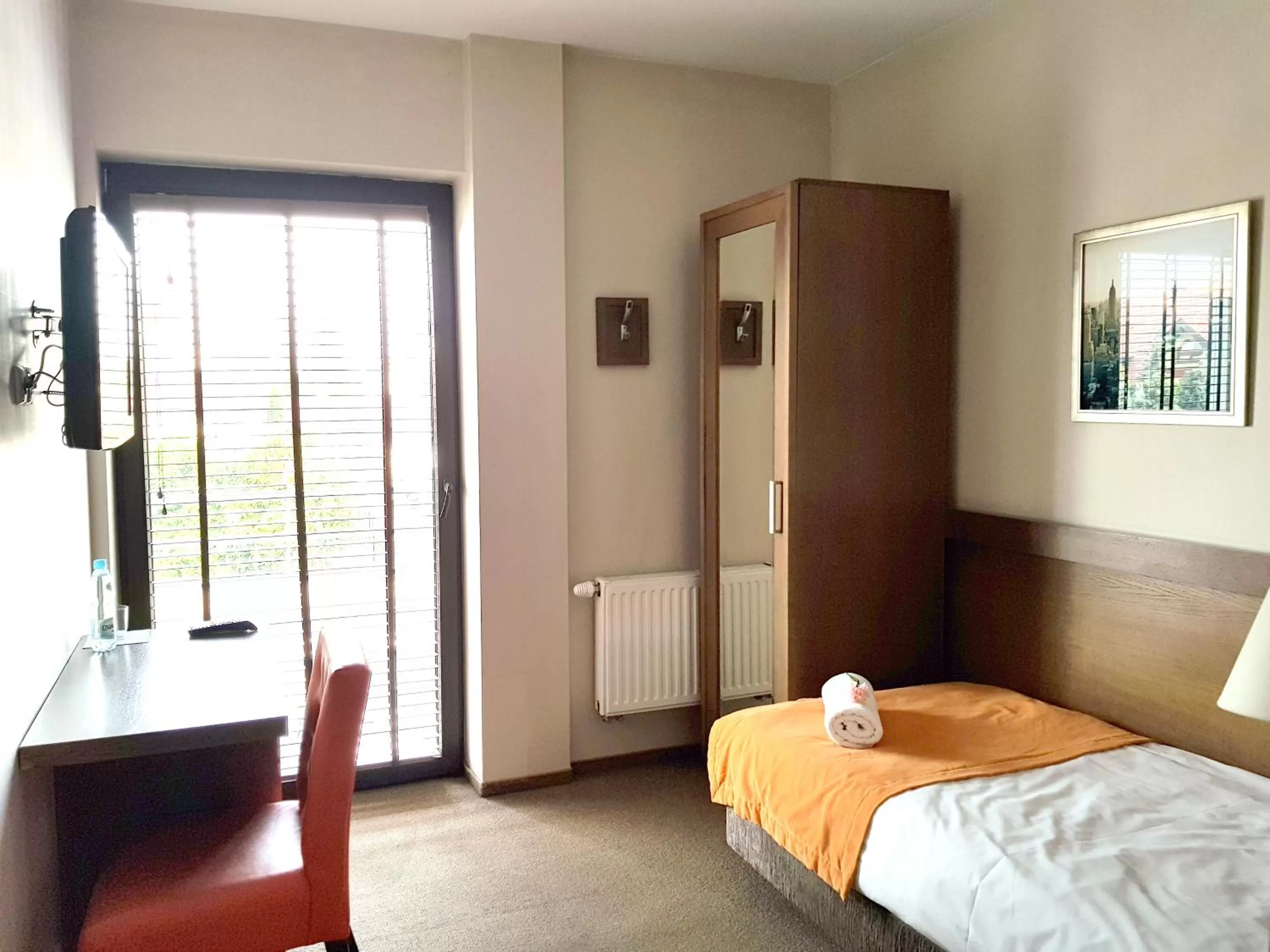 Photo of the whole room, Bed in Hotel Willowa