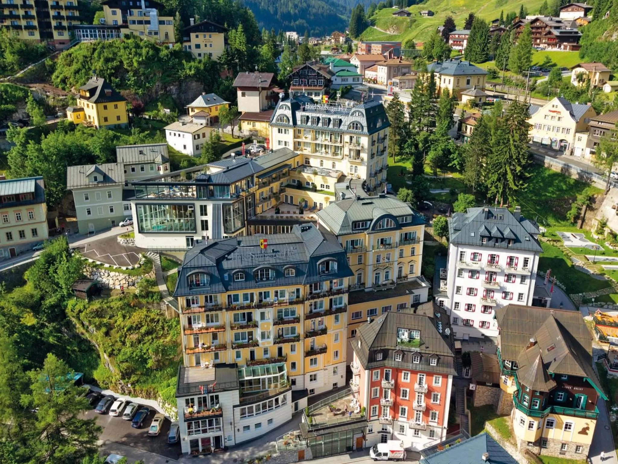 Facade/entrance in Hotel Salzburger Hof