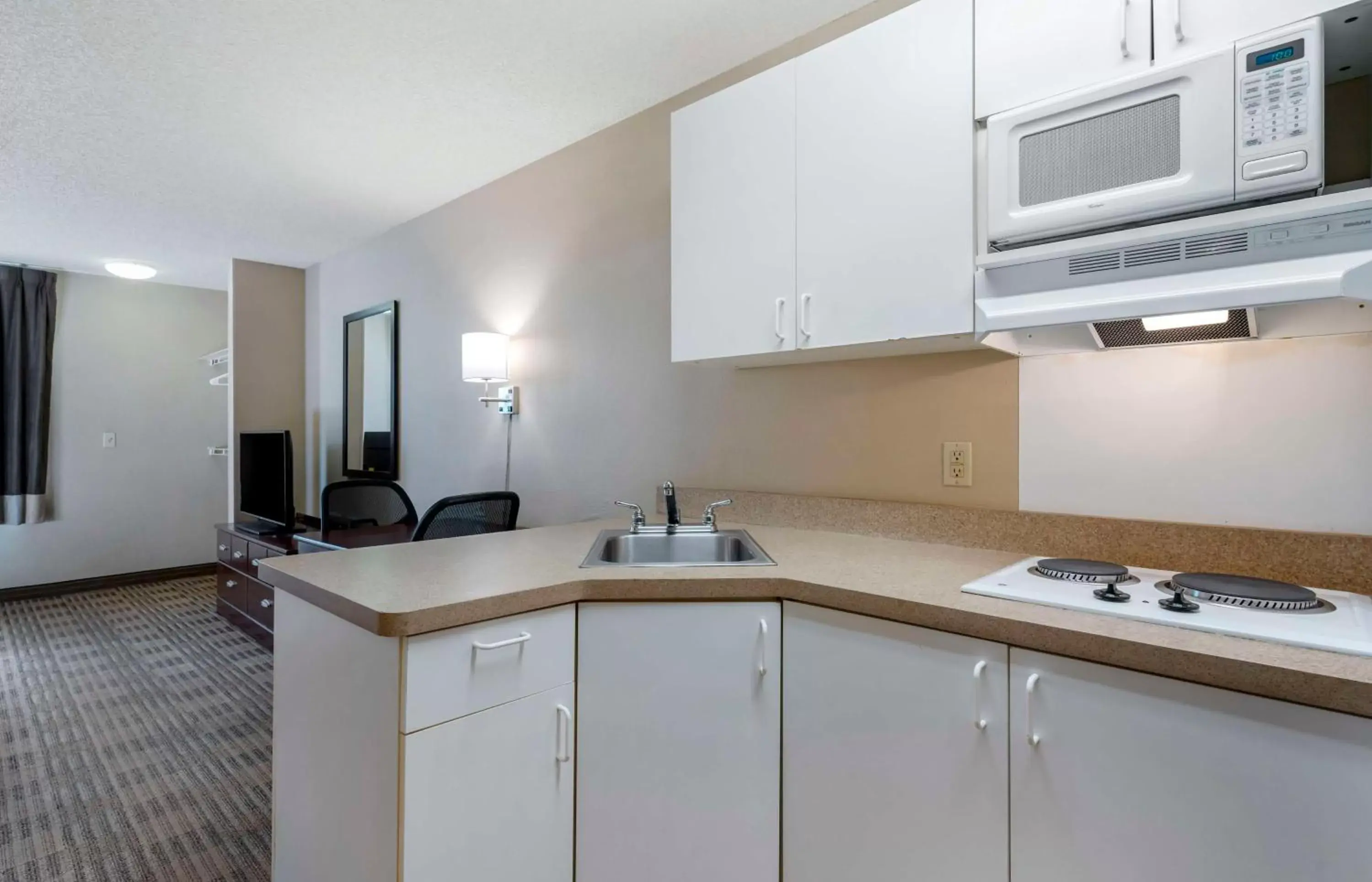 Bedroom, Kitchen/Kitchenette in Extended Stay America Suites - Fremont - Warm Springs