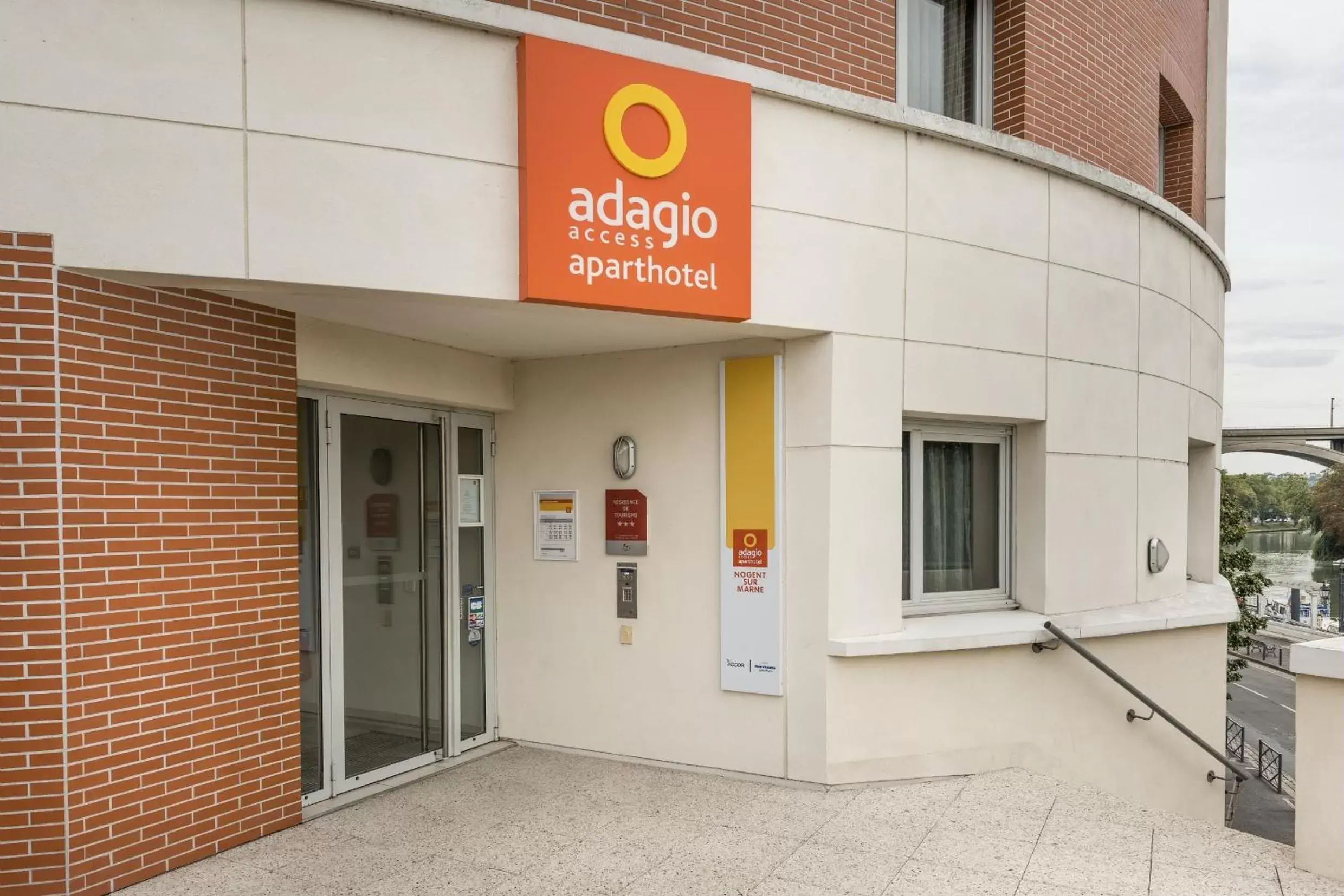 Facade/entrance in Aparthotel Adagio Access Nogent sur Marne