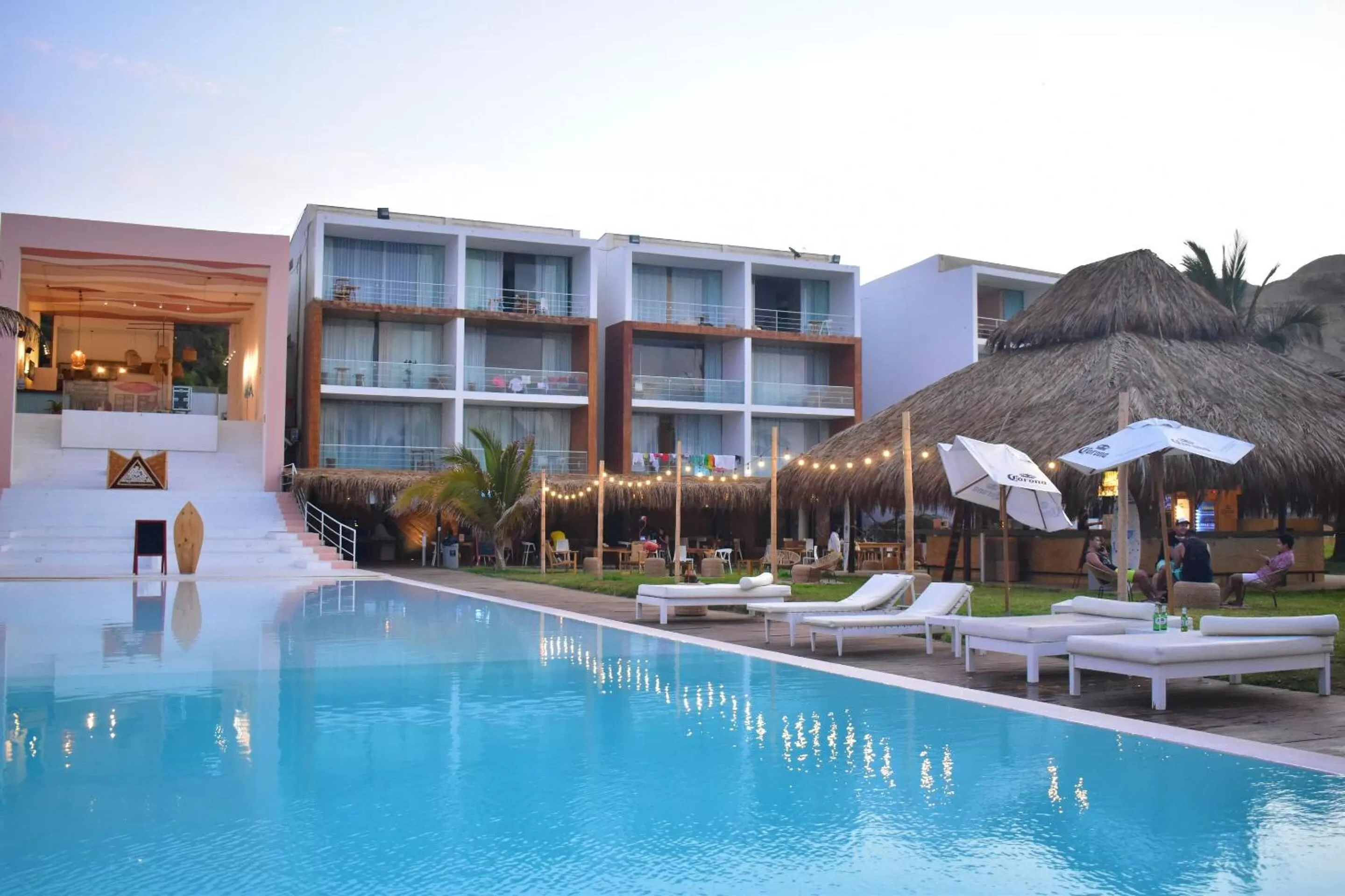 Swimming pool, Property Building in Selina Mancora