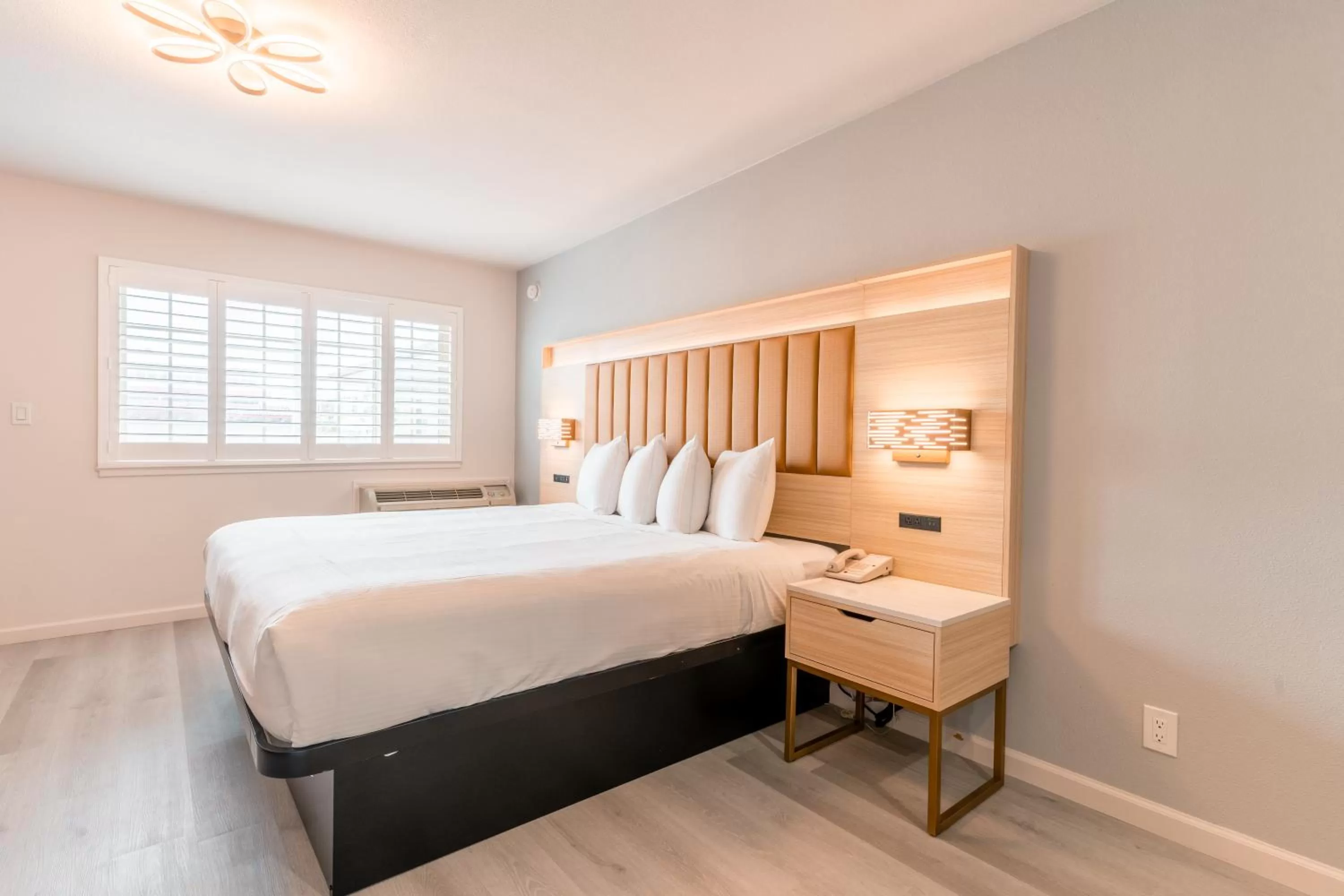 Bed in Inn on Broadway