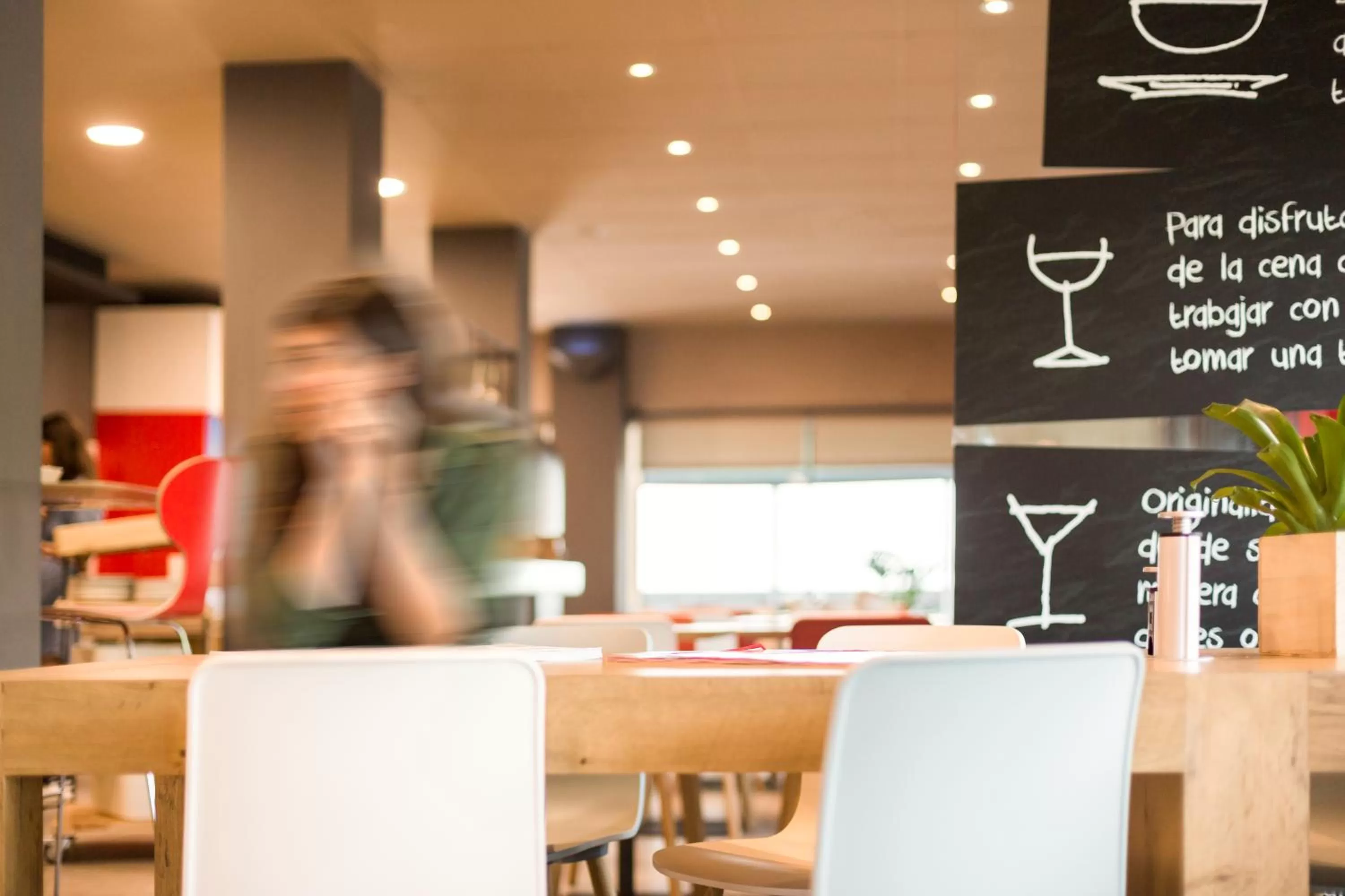 Restaurant/places to eat in Ibis Montmelo Granollers