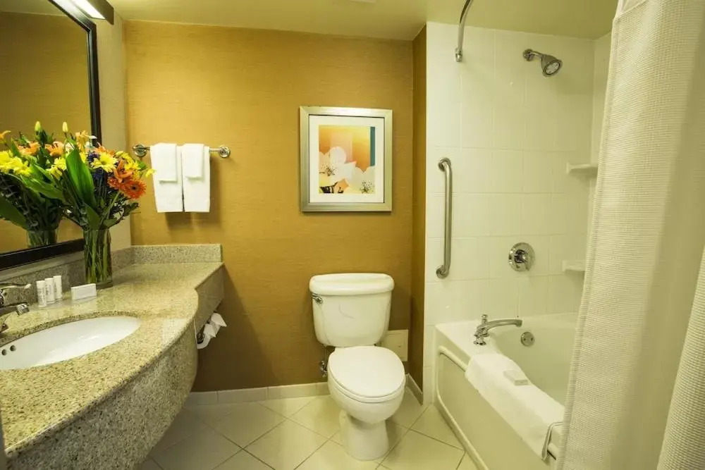 Bathroom in Fairfield Inn & Suites by Marriott Toronto Airport