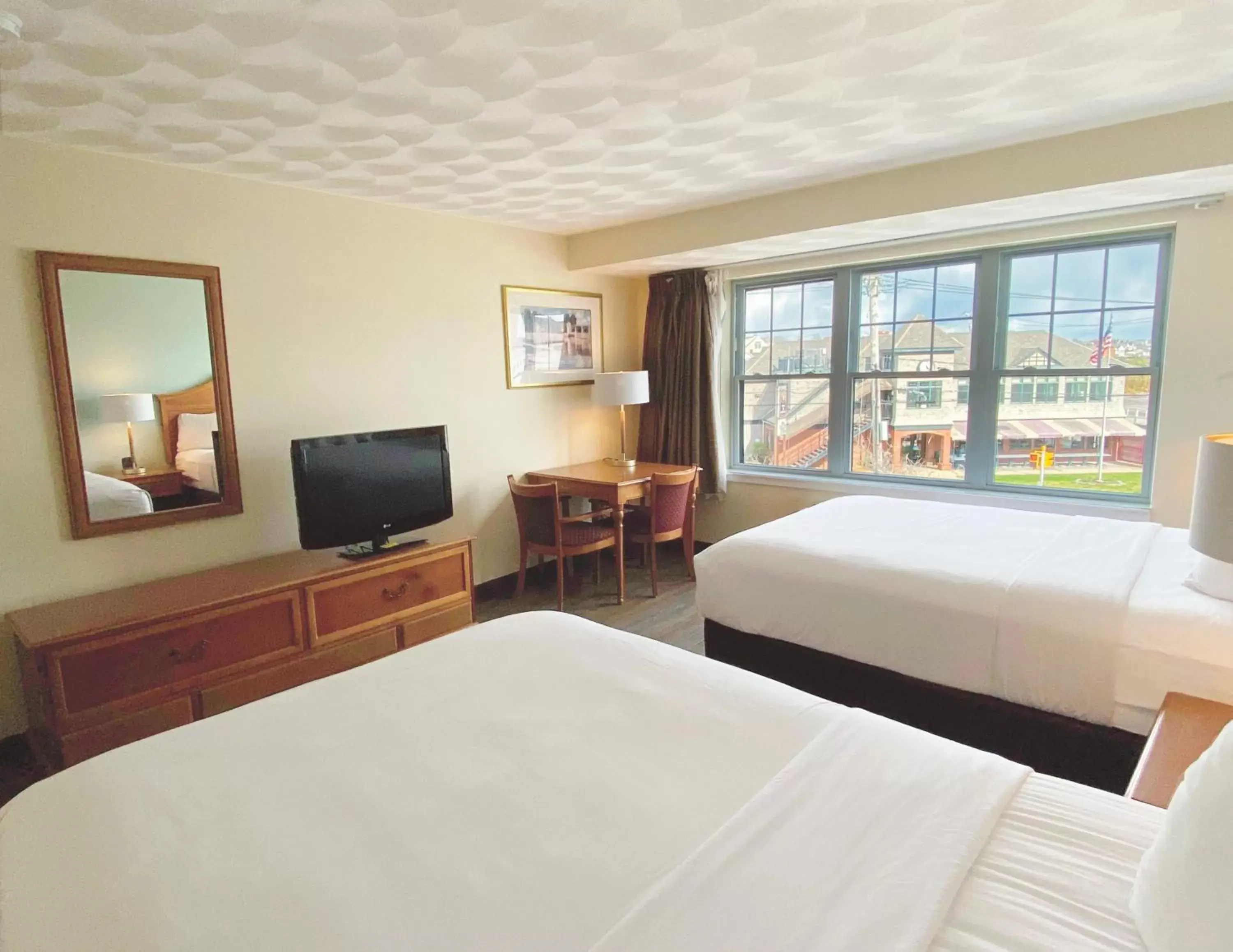 Bedroom, Bed in Atlantic Beach Hotel Newport
