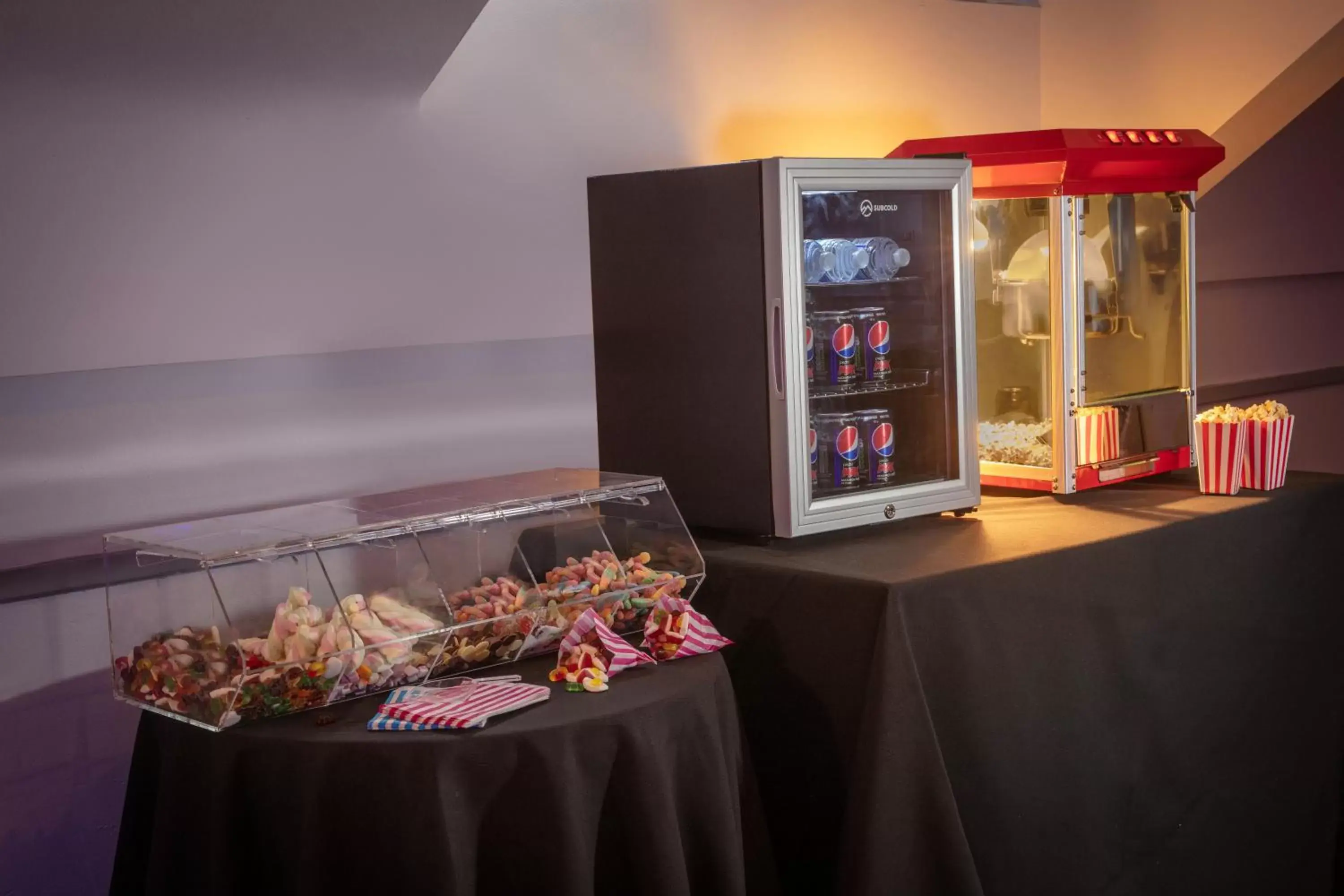 Food and drinks in Stratford Manor Hotel Food and drinks in Stratford Manor Hotel