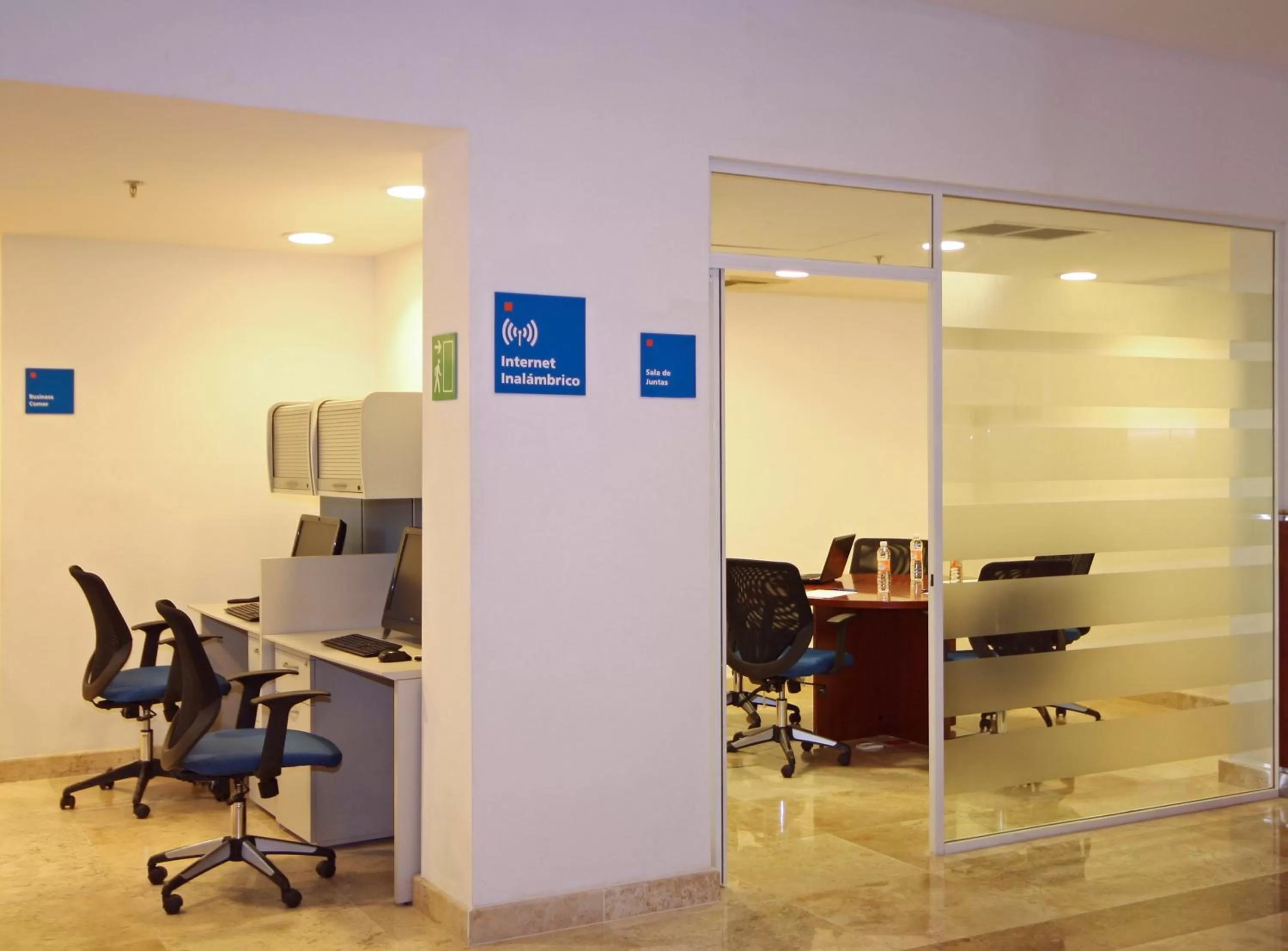 Business facilities in One Ciudad del Carmen Concordia