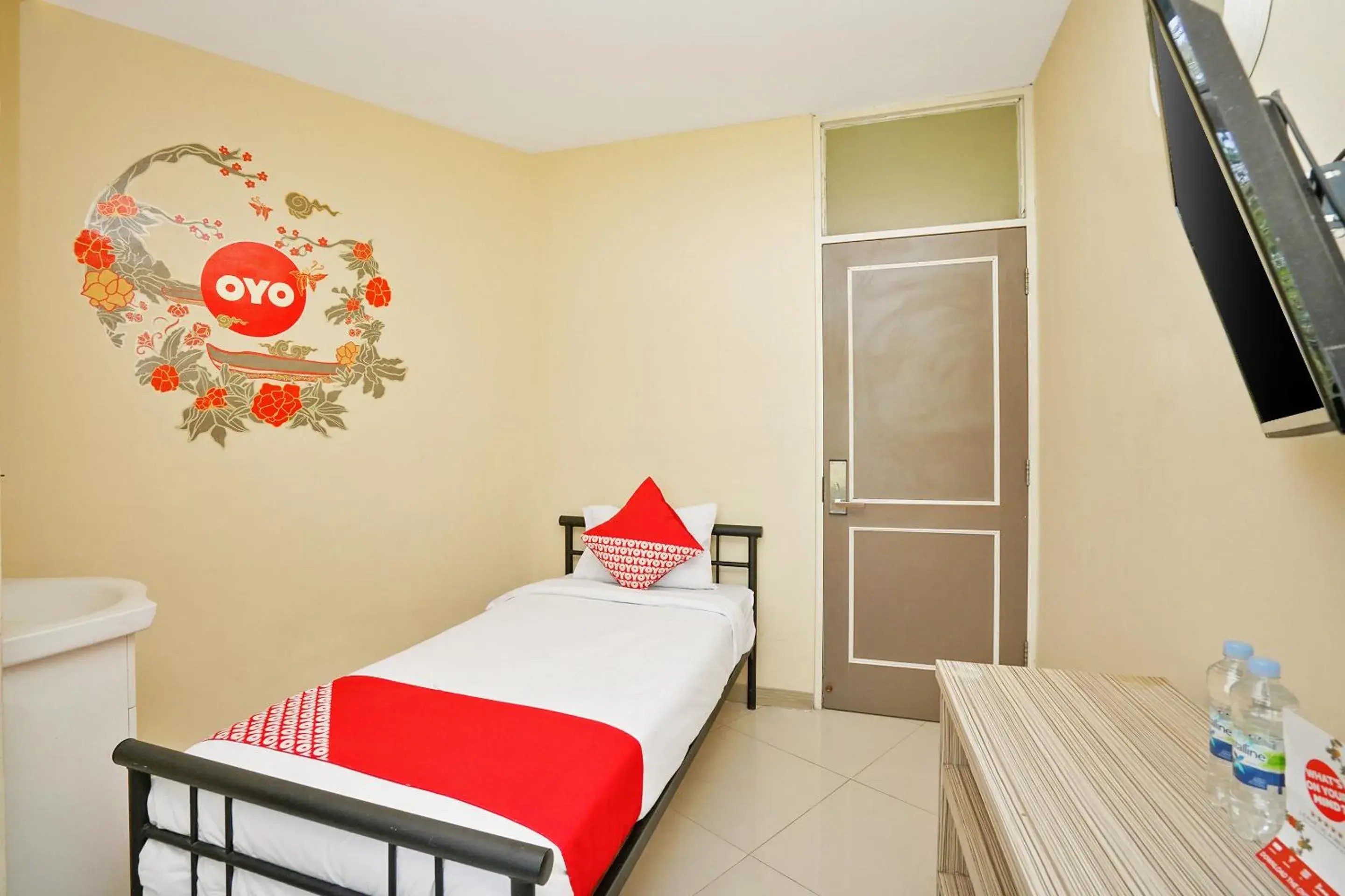 Bedroom in OYO 175 K-60 Residence