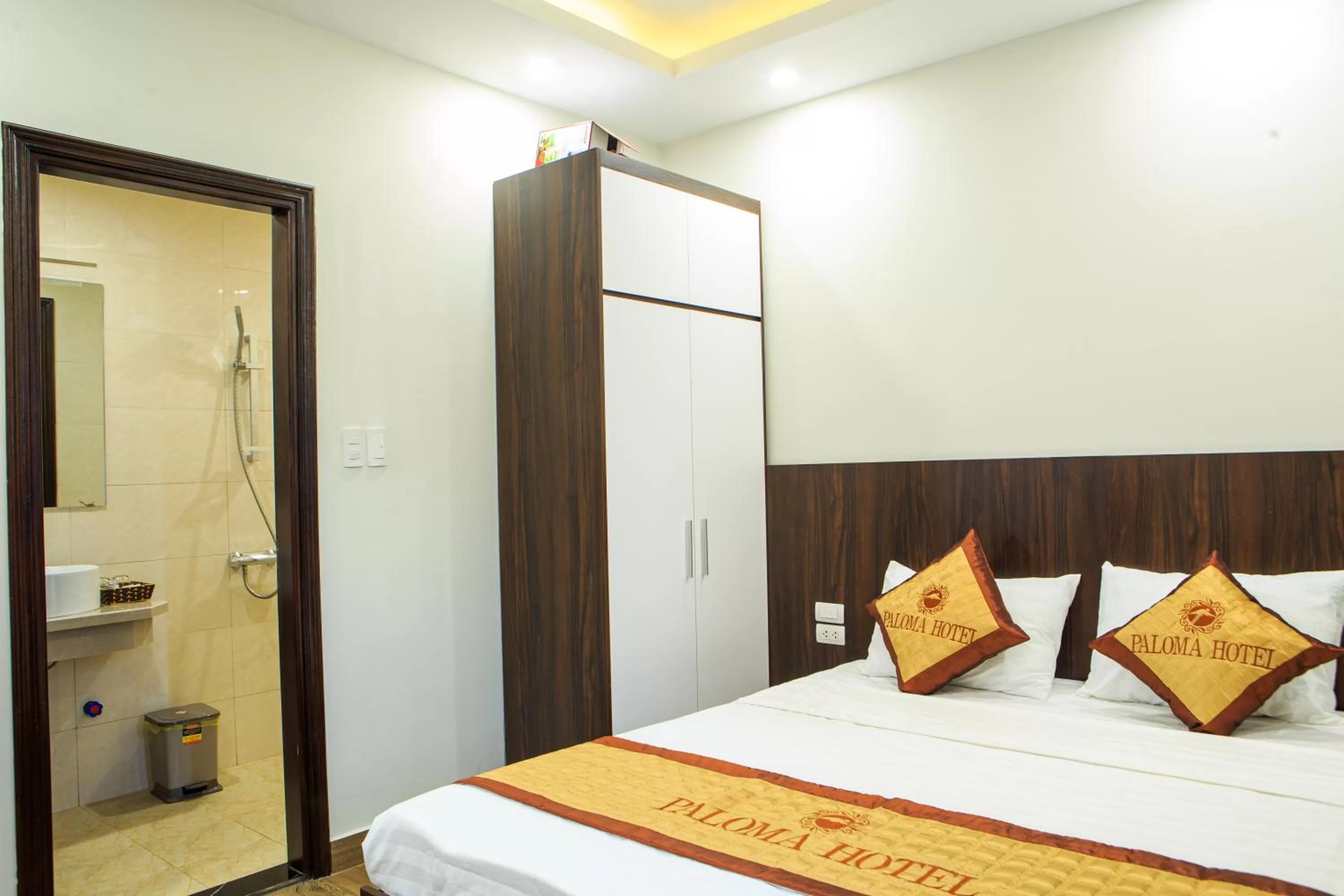 Bedroom, Bed in Paloma Hotel & Apartment