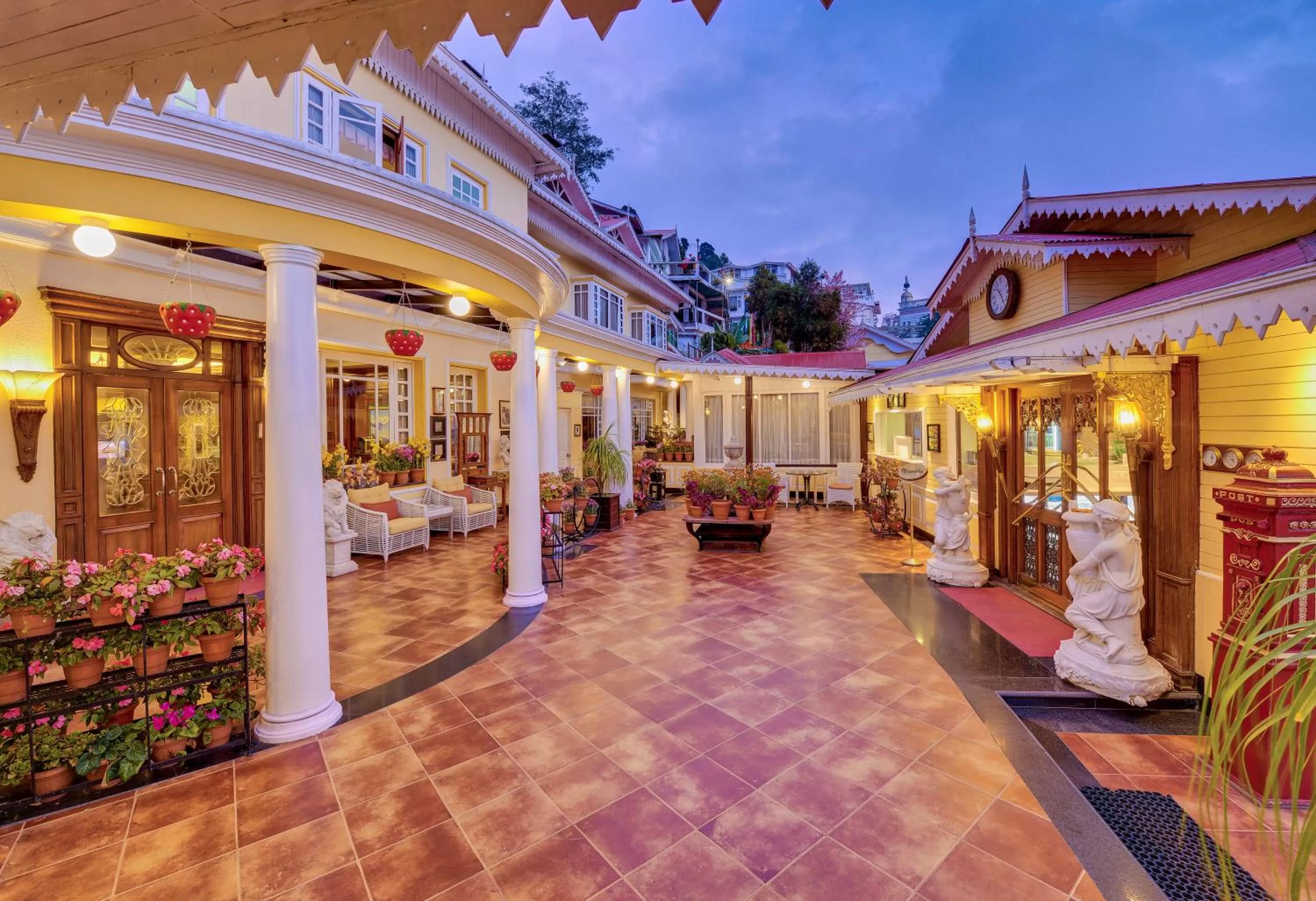 Decorative detail in Mayfair Darjeeling