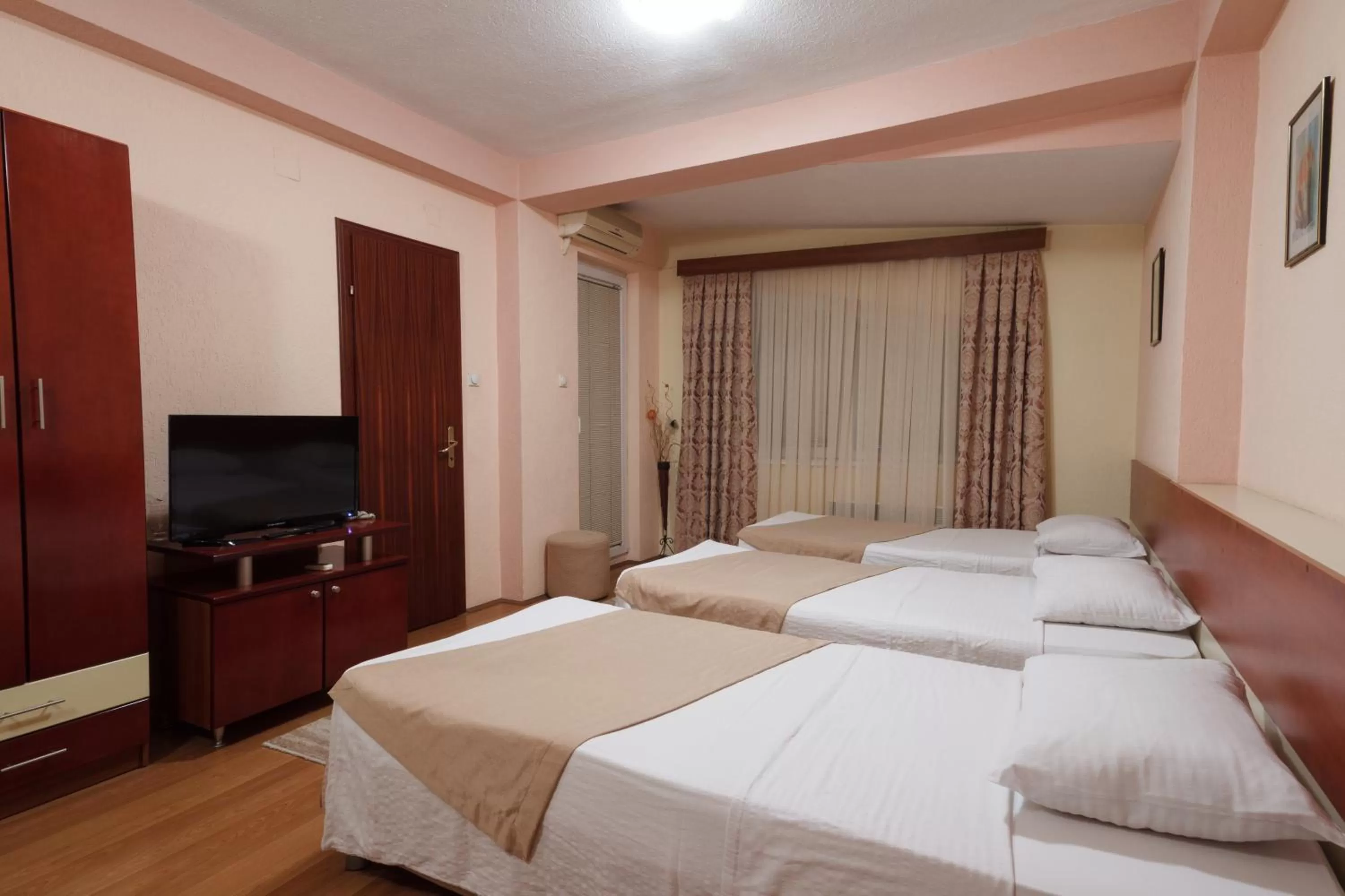 Bed in Hotel Ilinden