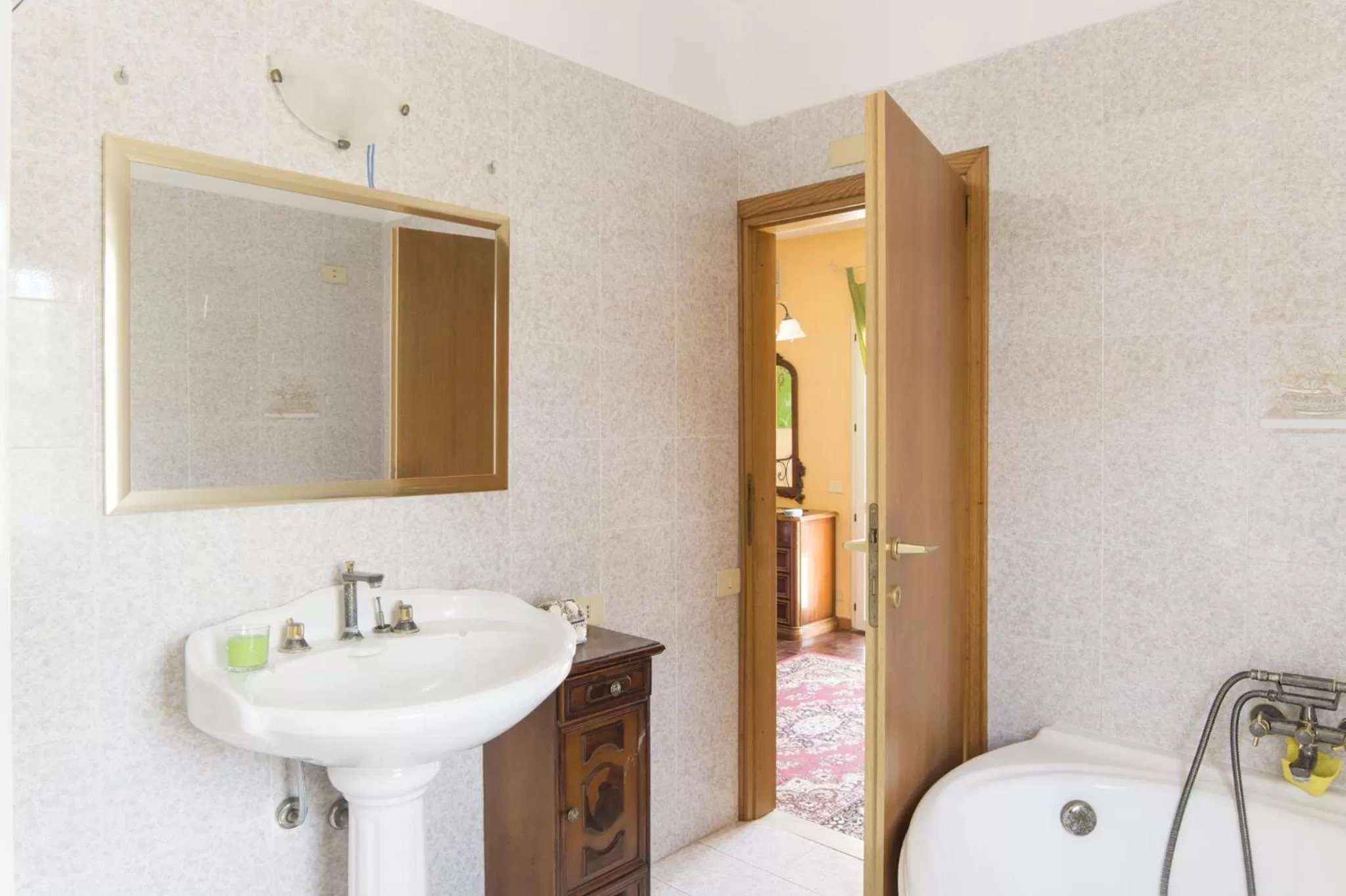 Bathroom in Vacationers Refuge