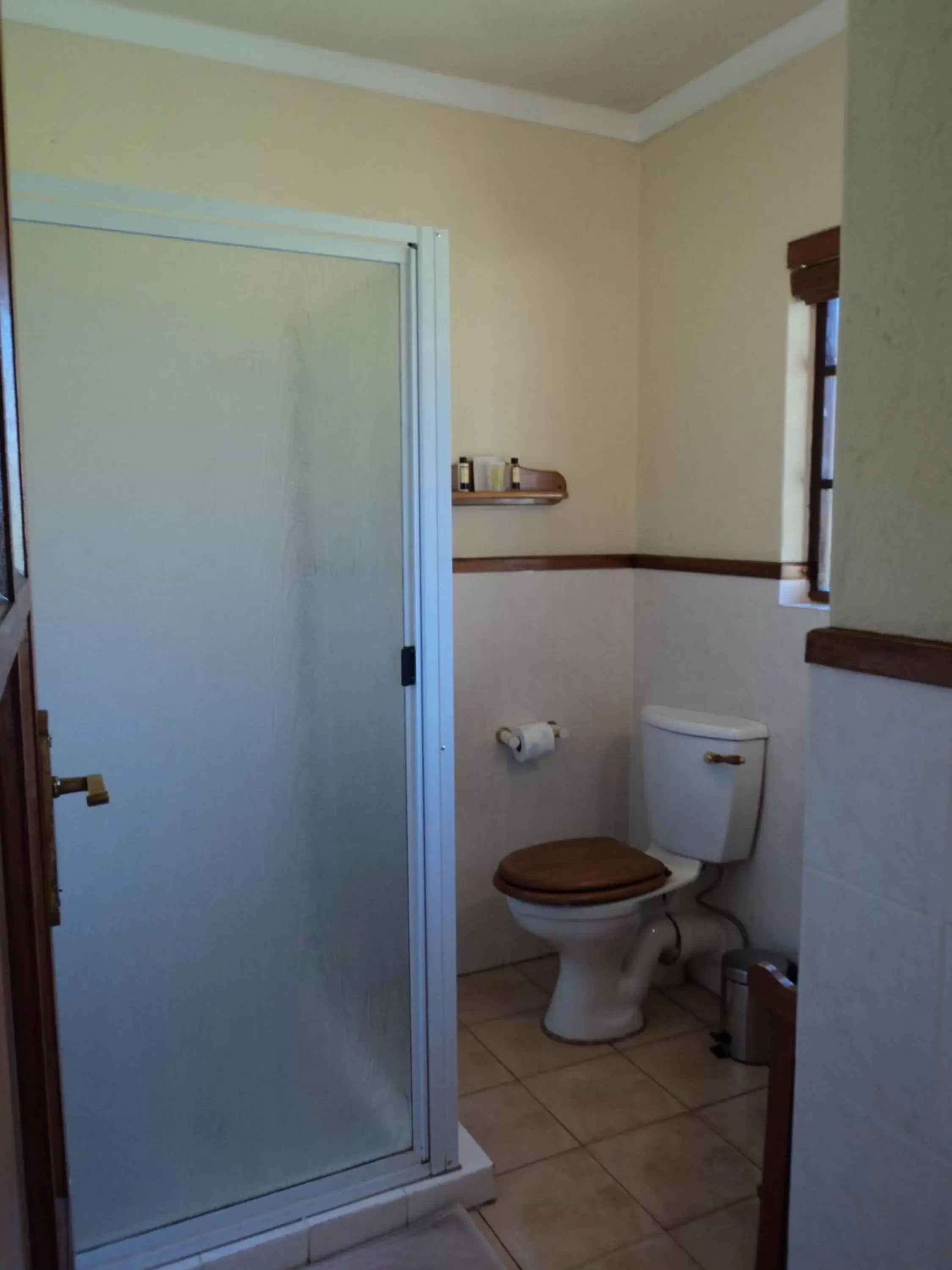 Bathroom in African Footprints Lodge