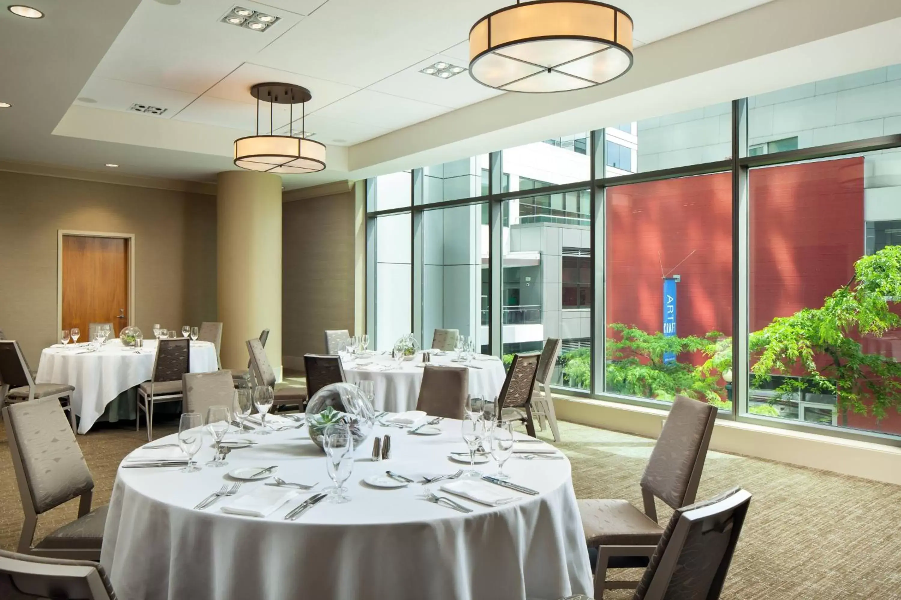 Meeting/conference room, Restaurant/Places to Eat in The Westin Bellevue