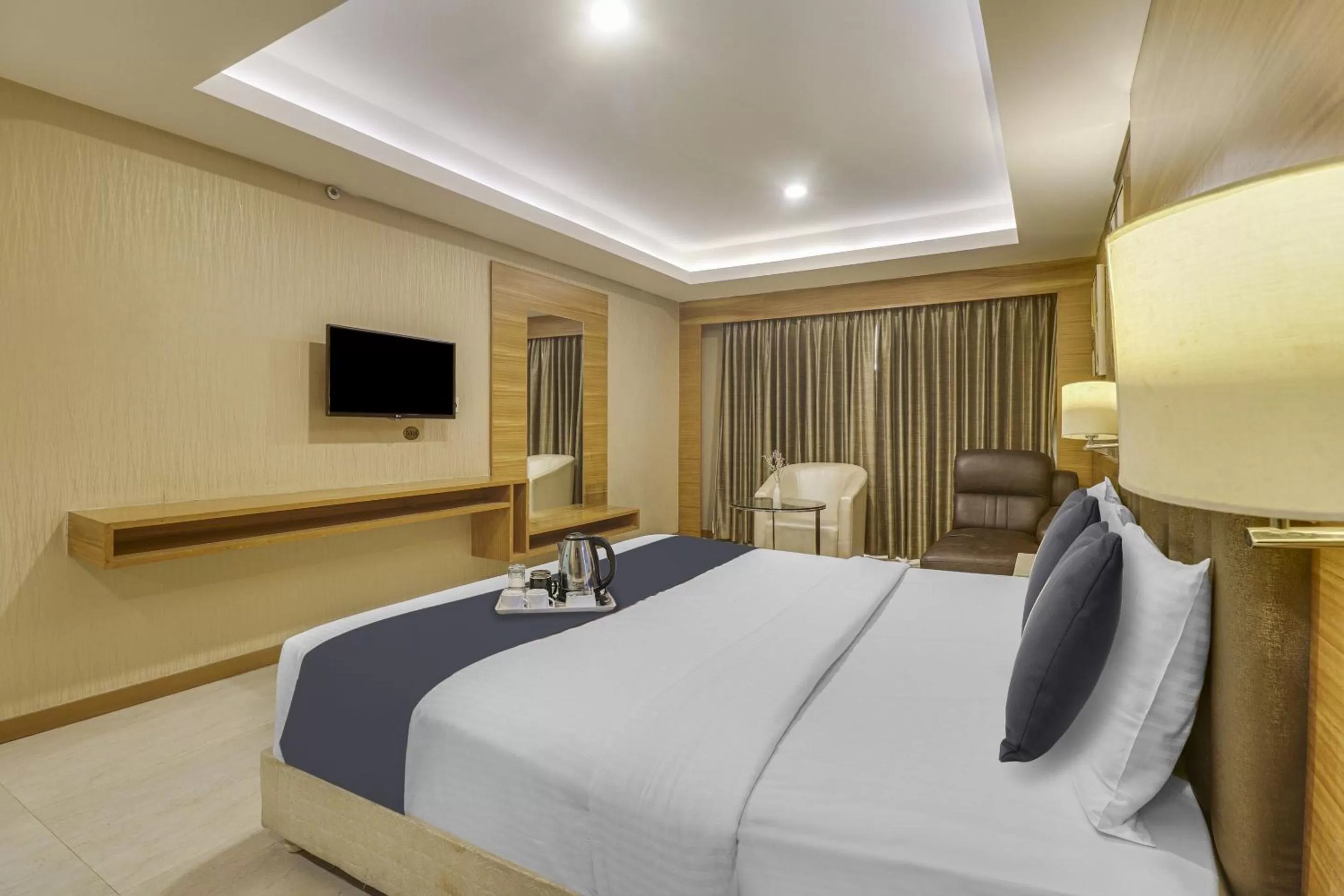 Bedroom, Bed in Palette - Hotel Chennai La Palace