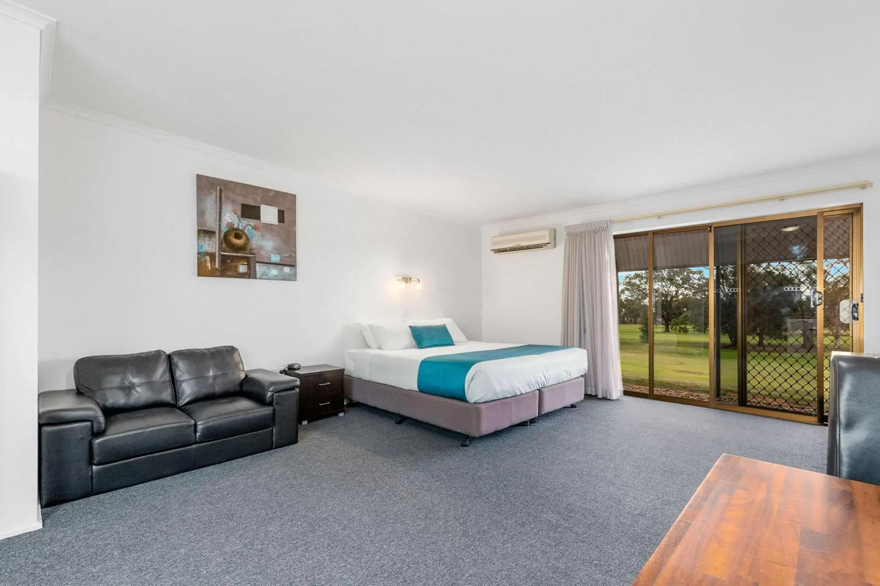 Bedroom in Comfort Inn & Suites Riverland