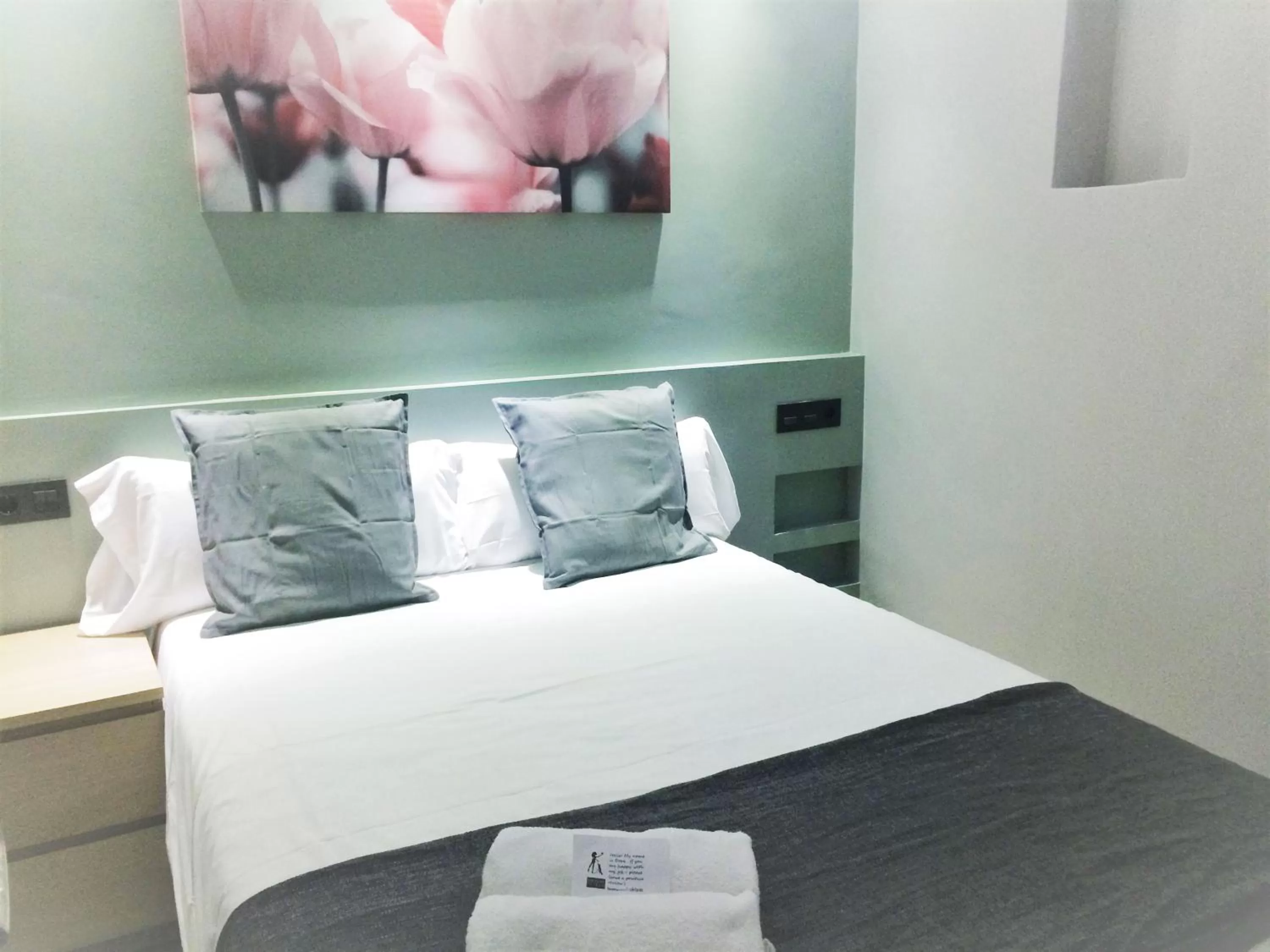 Bedroom, Bed in Barcelona Fifteen central Aparthotel