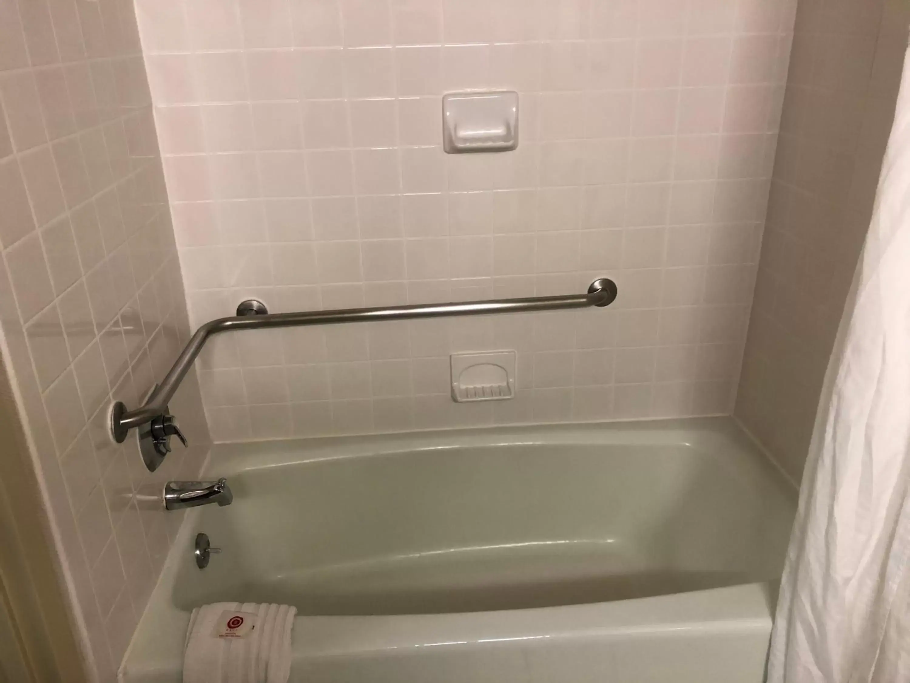 Bath, Bathroom in Comfort Inn Pentagon City