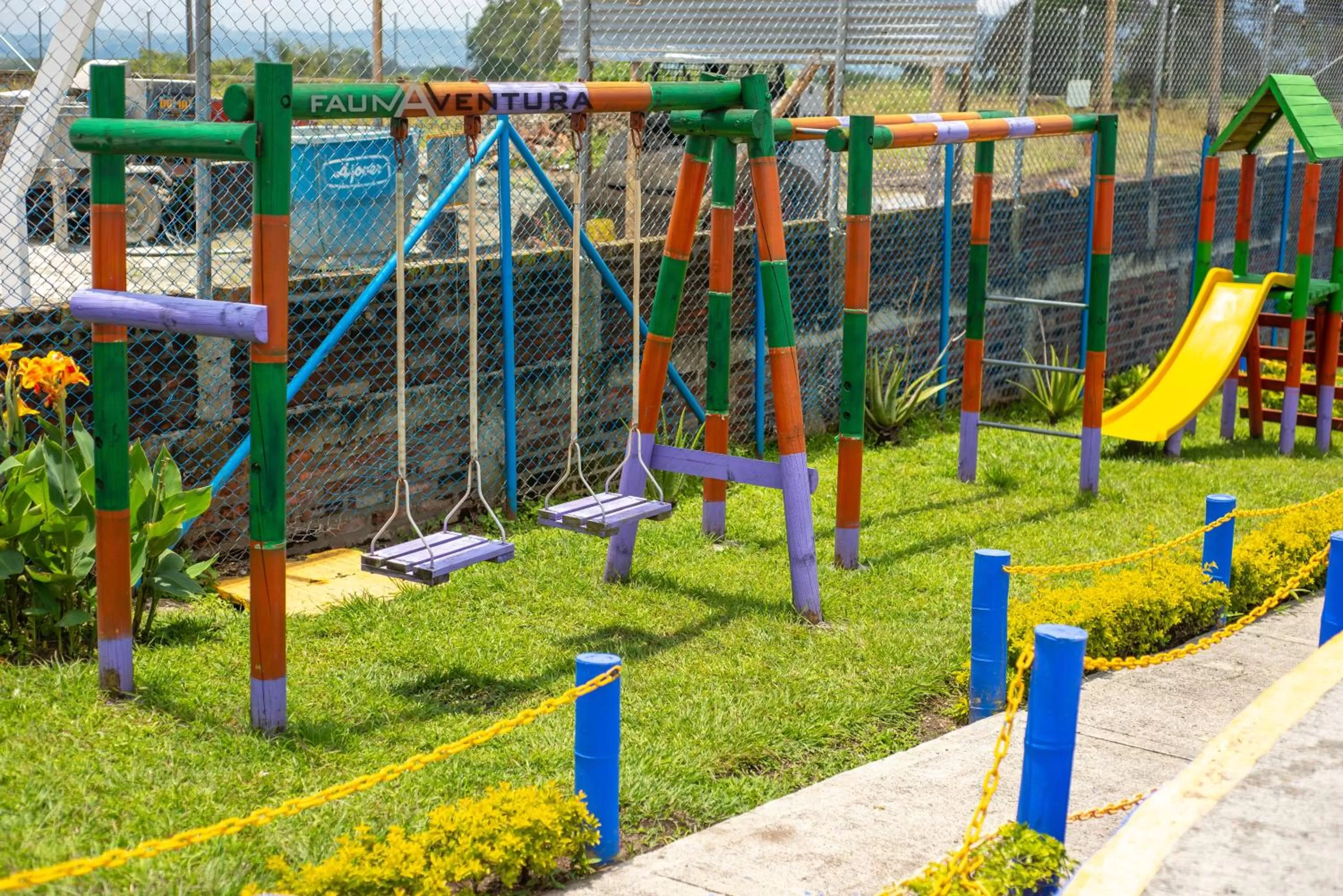 Children play ground, Children's Play Area in Apartamento Primer Piso 2km del Parque del Café