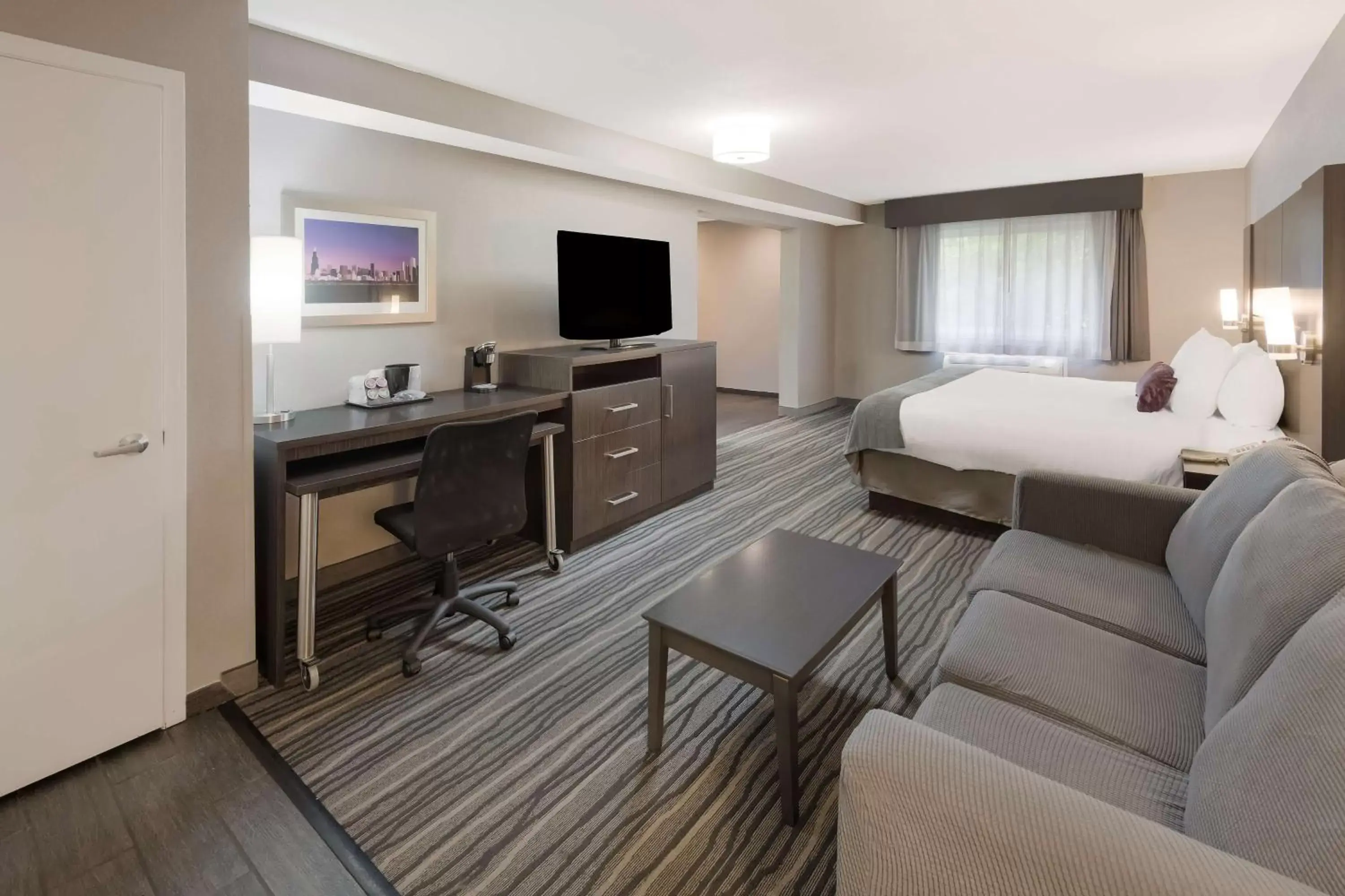 Photo of the whole room, Bed in Best Western Riverside Inn Photo of the whole room, Bed in Best Western Riverside Inn