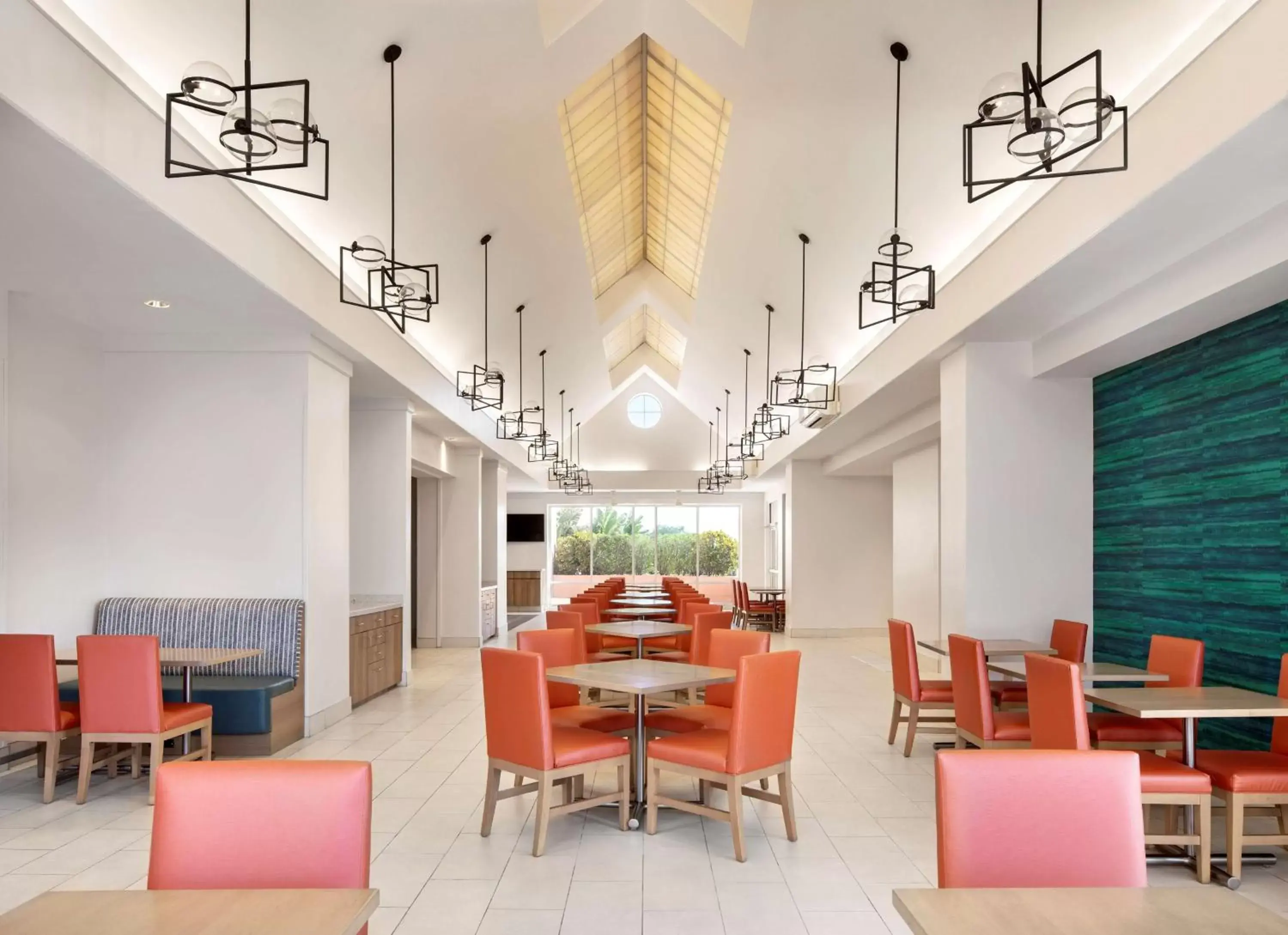 Lobby or reception, Restaurant/Places to Eat in Embassy Suites by Hilton Tampa Airport Westshore