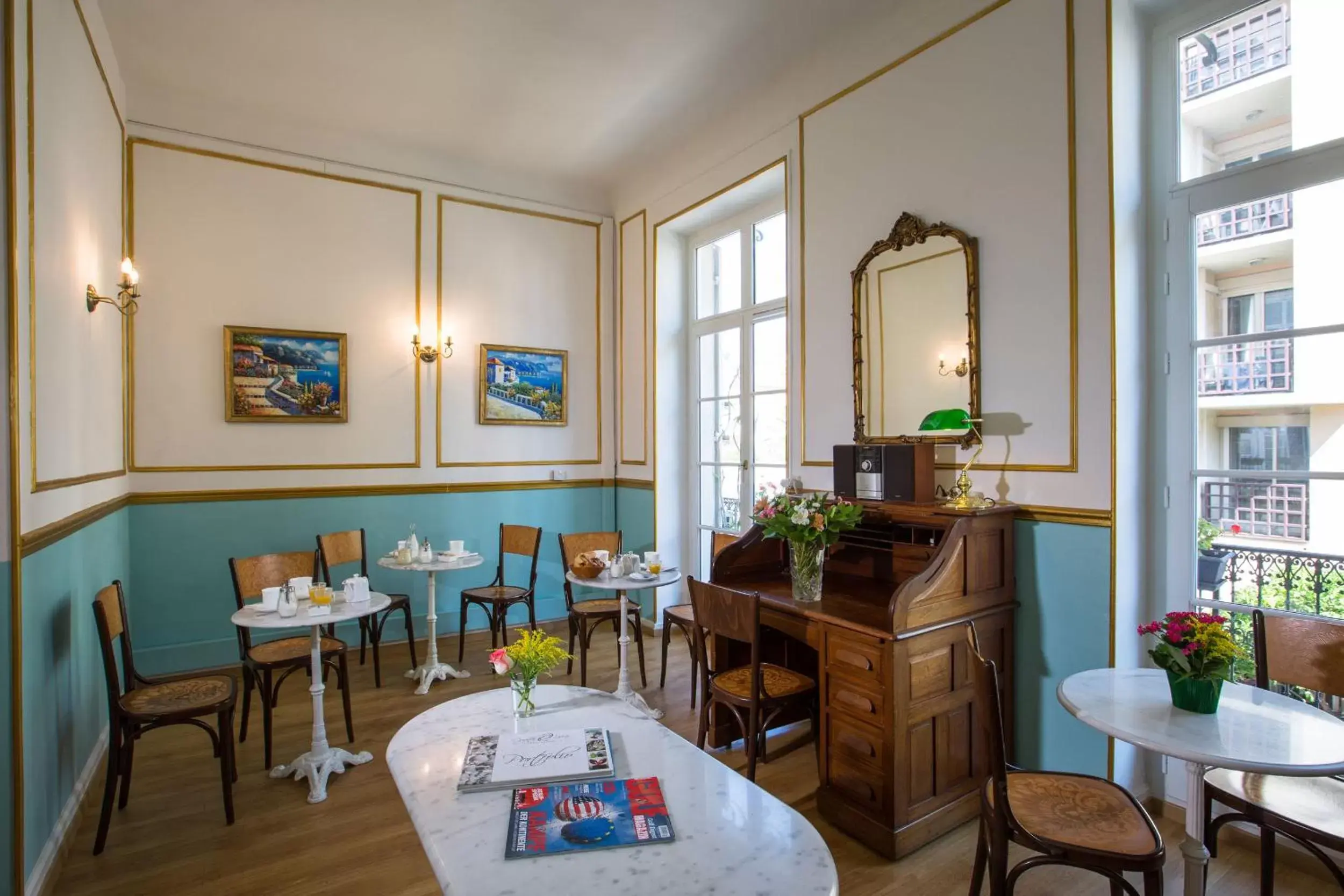 Lounge or bar, Restaurant/Places to Eat in Hôtel Richelieu