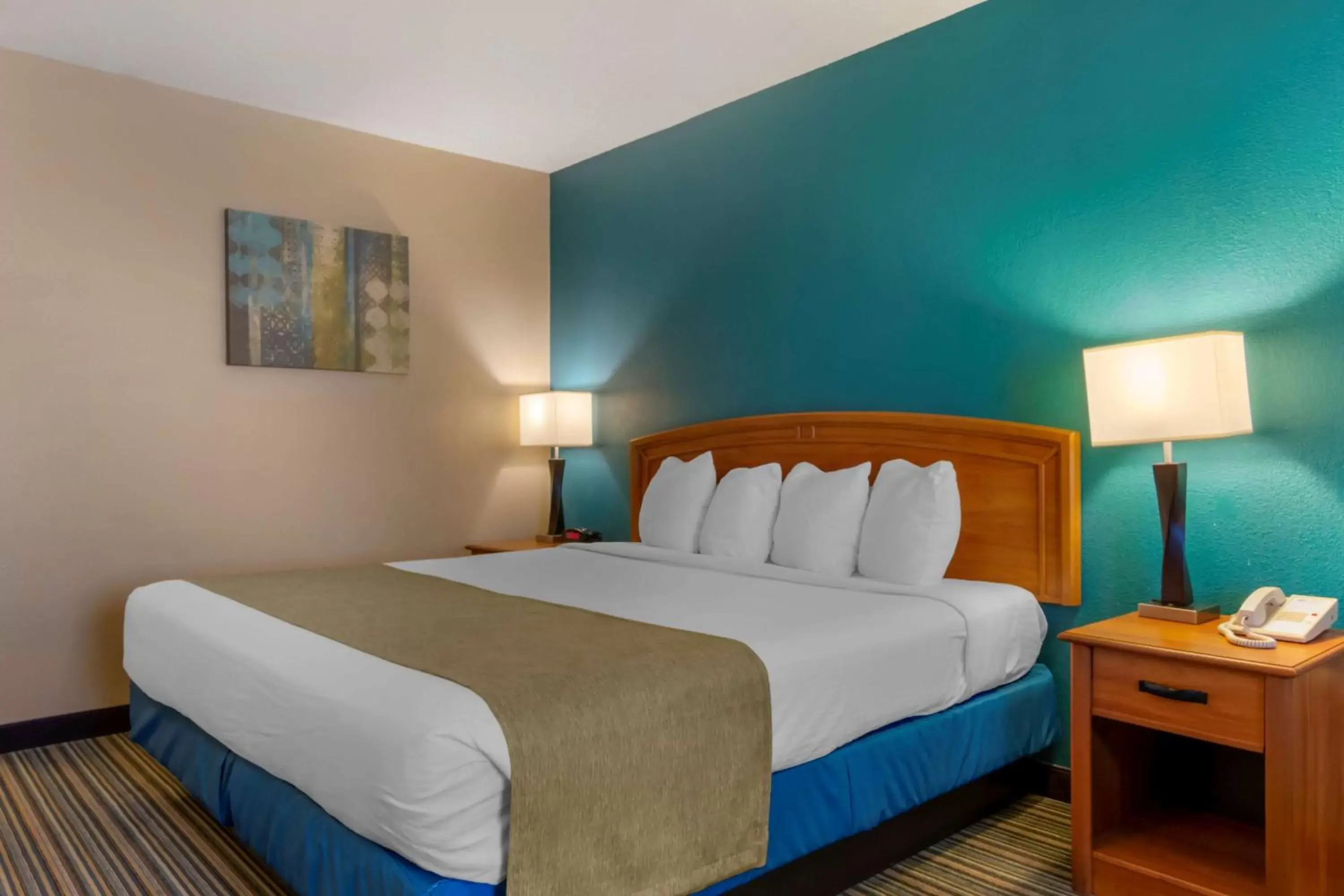 Bedroom, Bed in Best Western Governors Inn and Suites