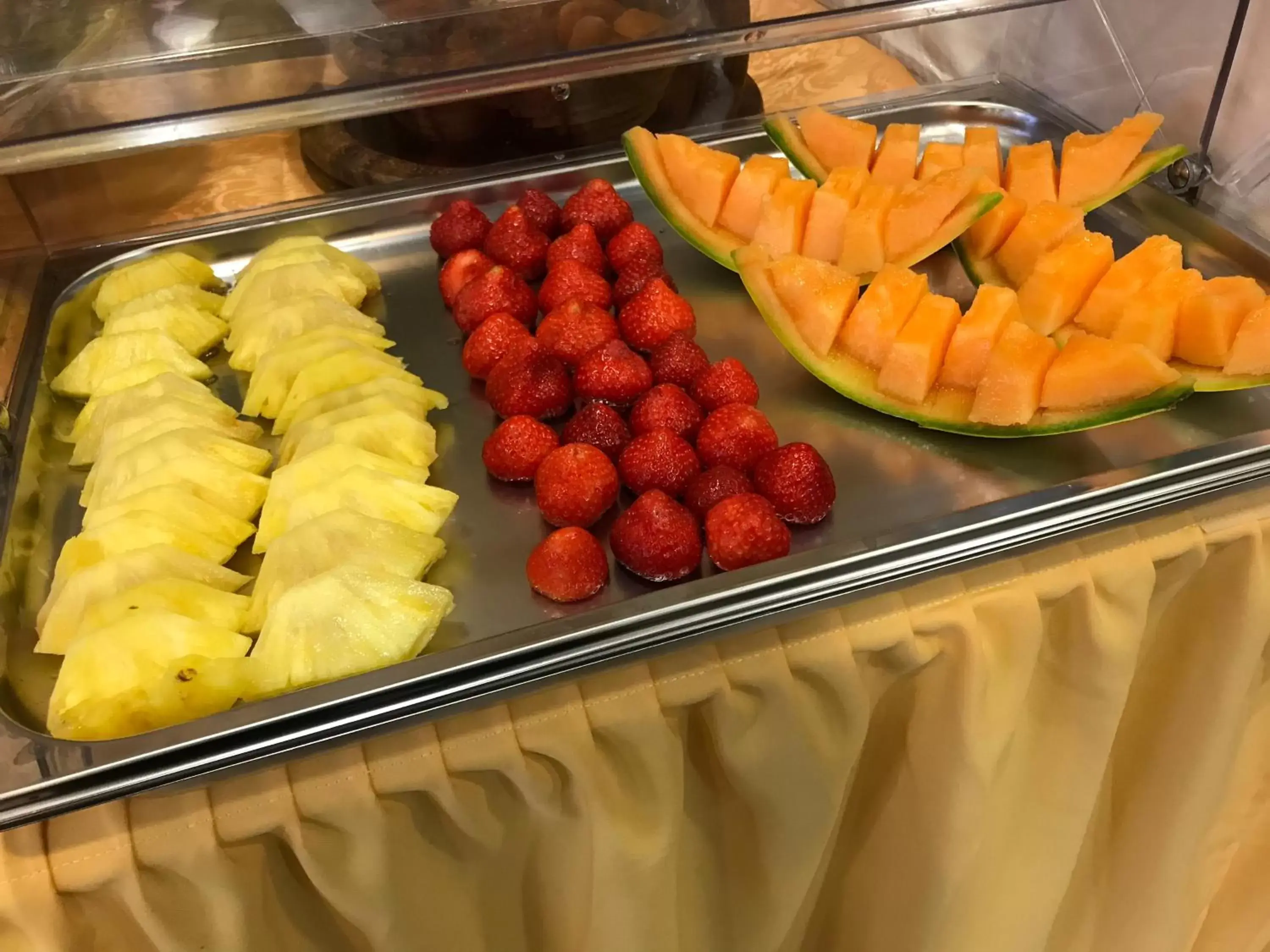 Buffet breakfast in MiHotel