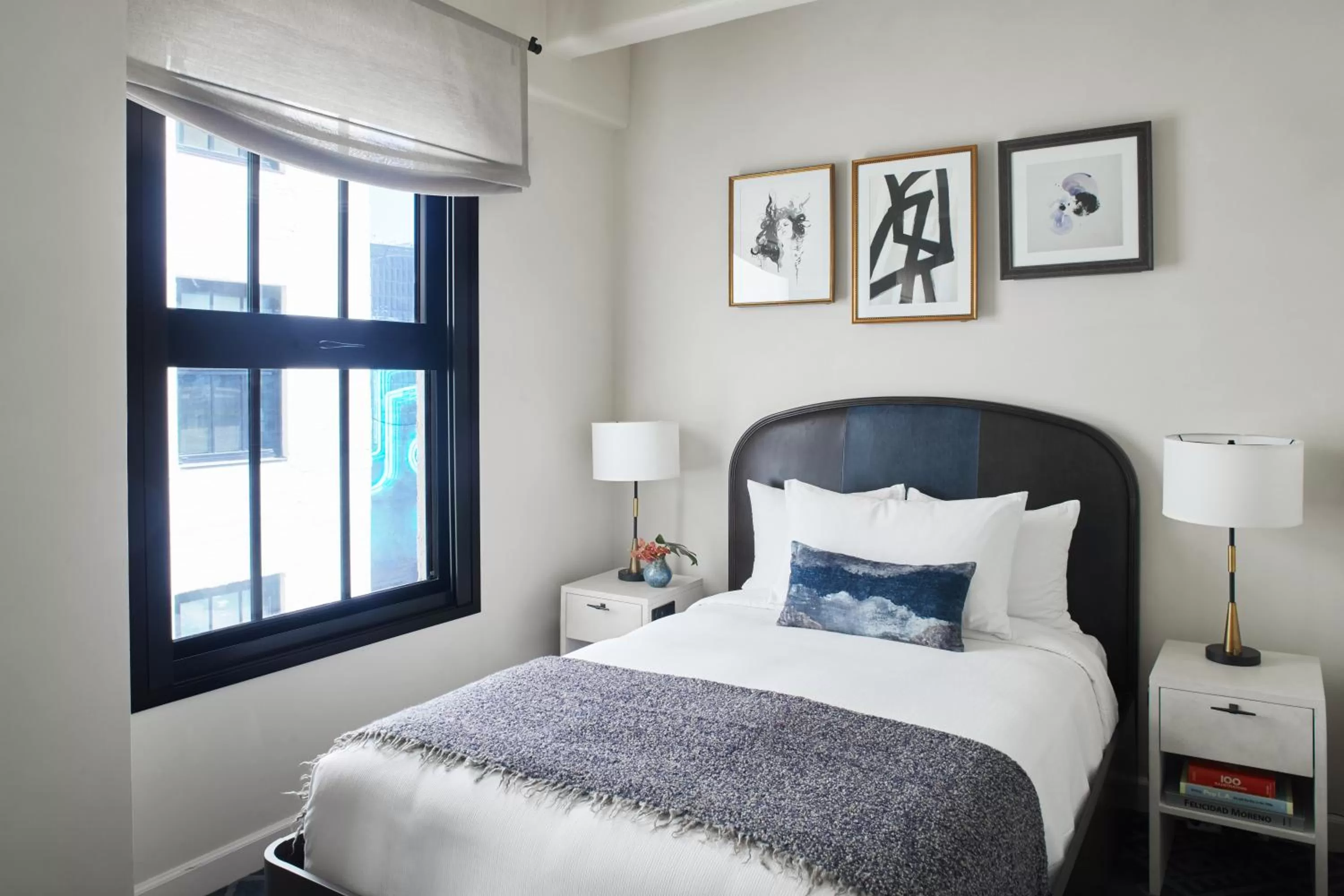 Bed in Hotel Figueroa, Unbound Collection by Hyatt