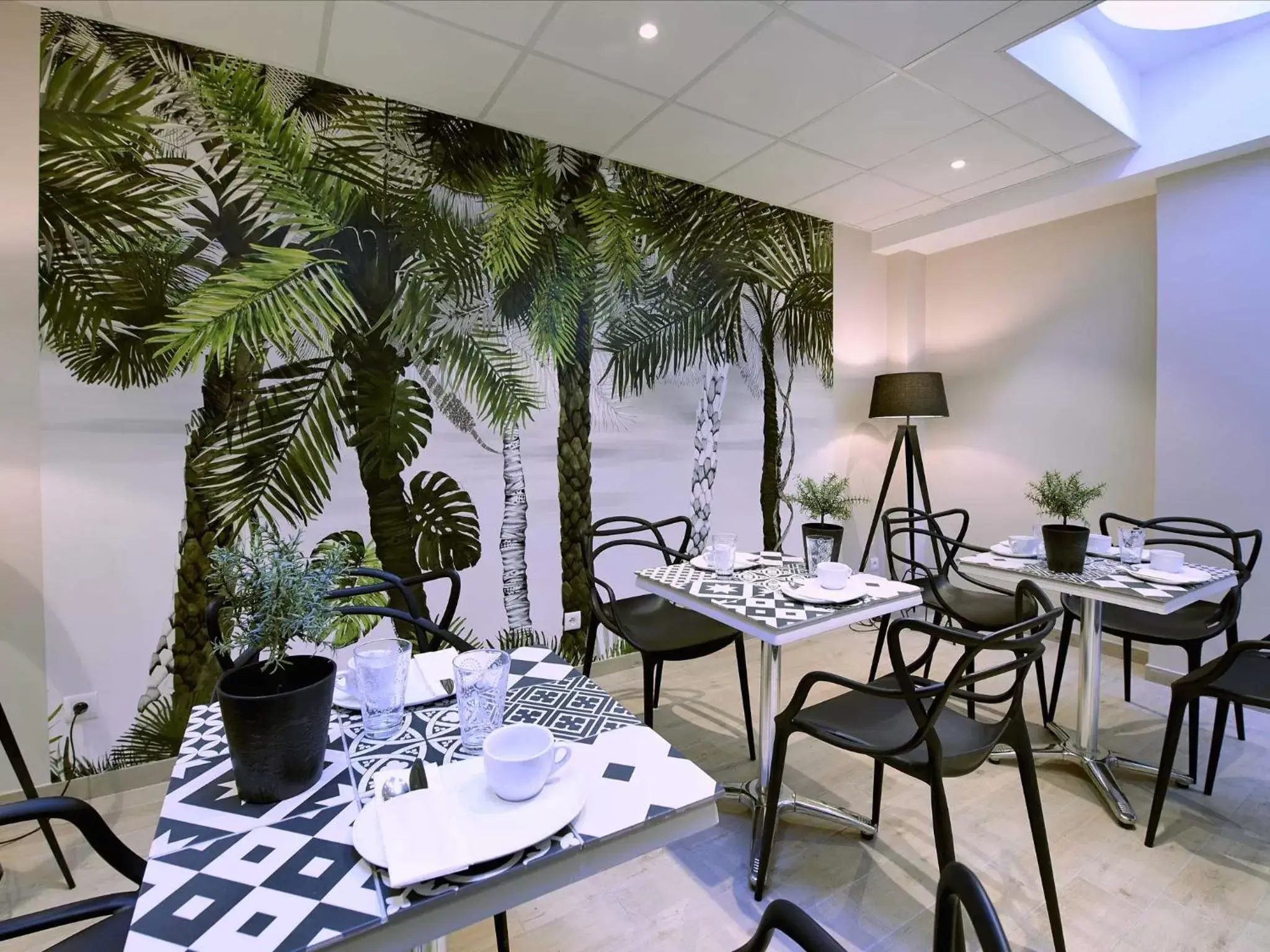 Banquet/Function facilities, Restaurant/Places to Eat in L'aparthoteL LhL