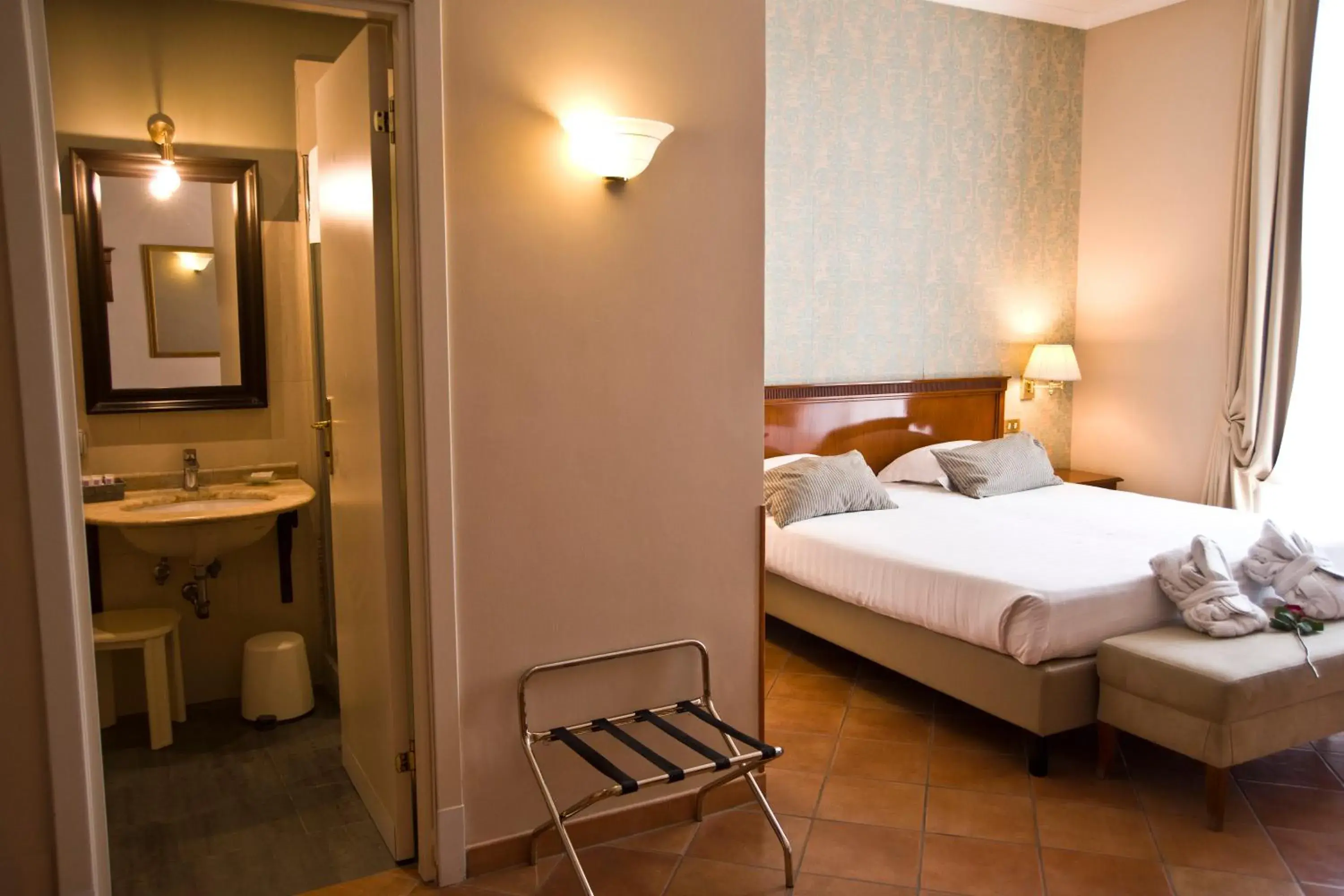 Bedroom, Bathroom in Hotel Nuvò