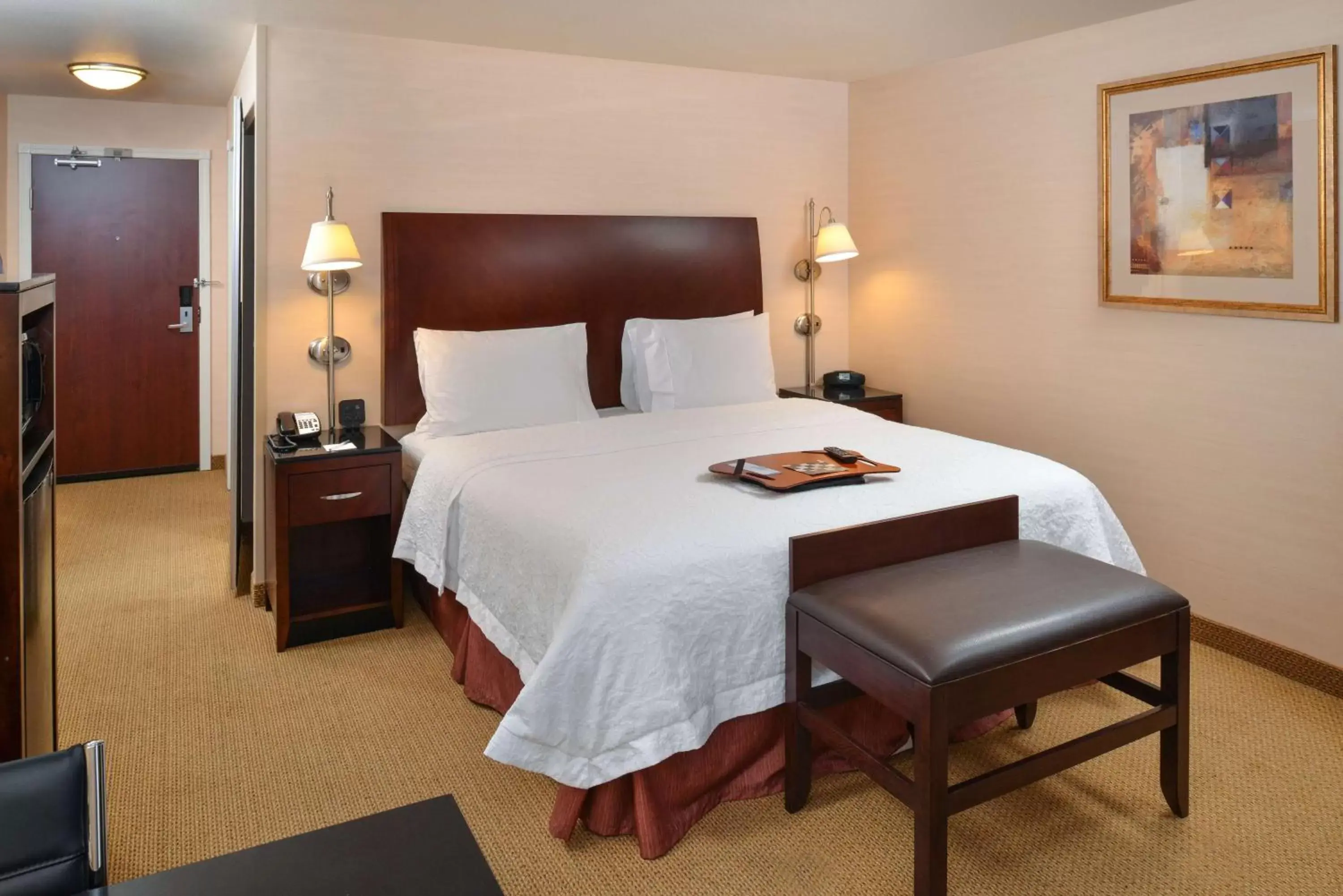 Bed in Hampton Inn & Suites Tacoma