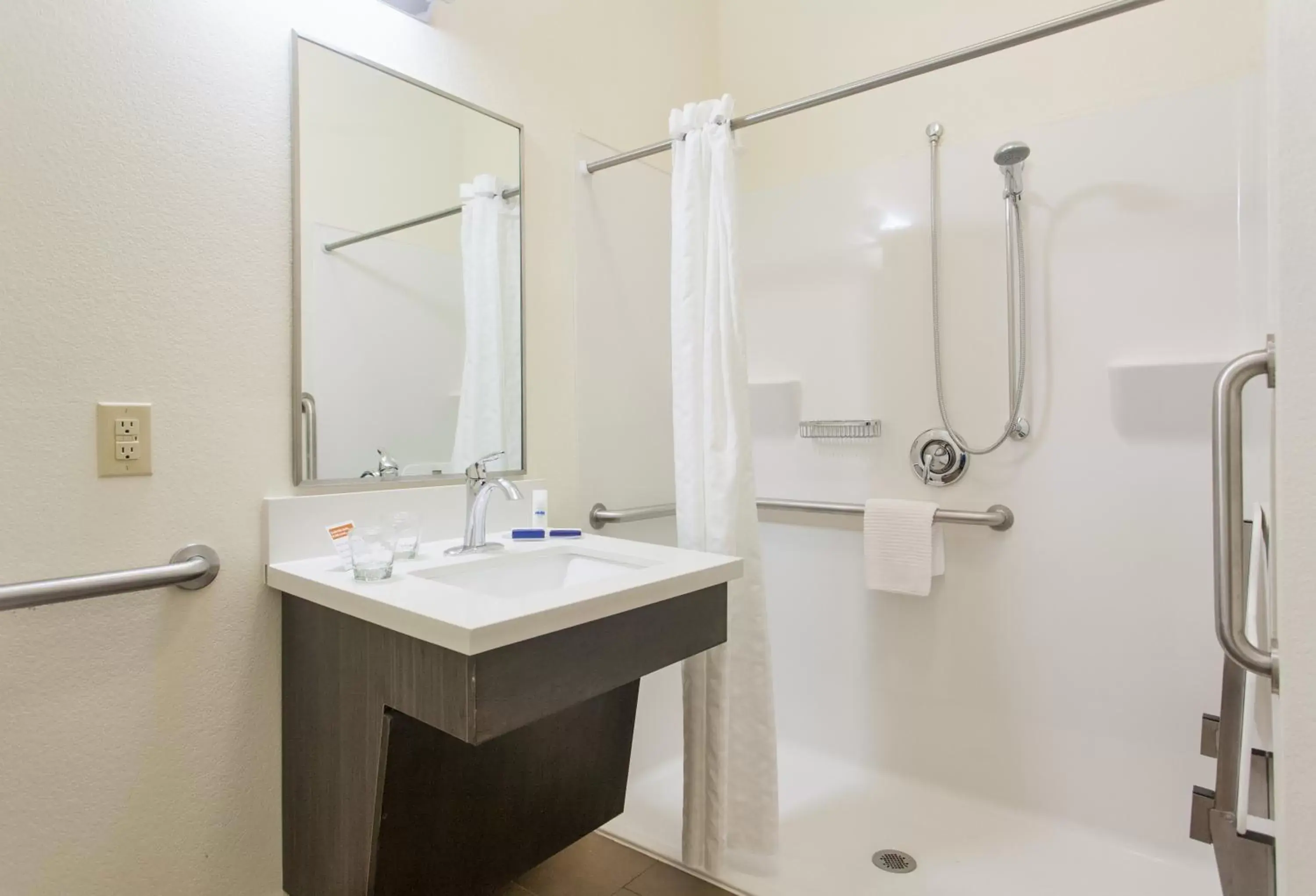 Photo of the whole room, Bathroom in Candlewood Suites San Marcos, an IHG Hotel