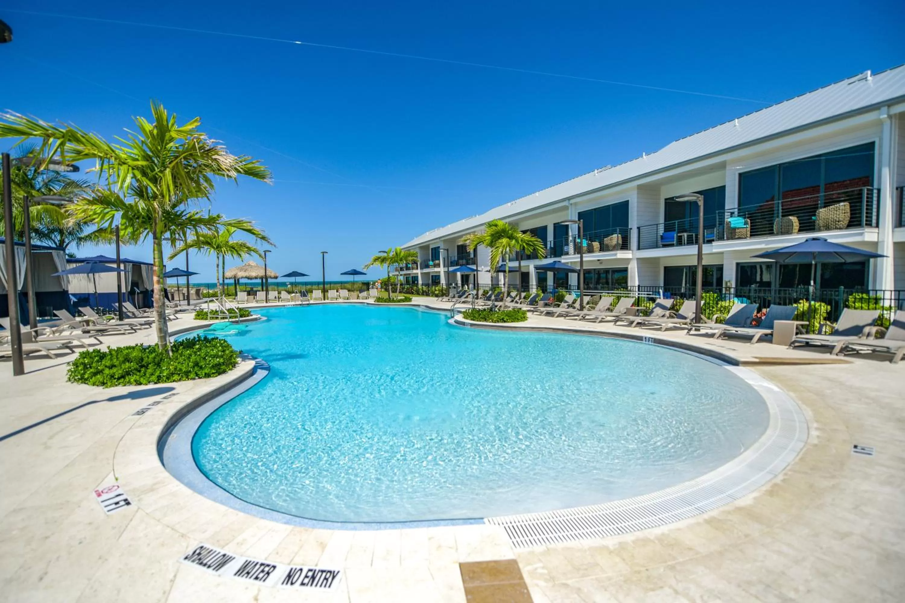 Swimming pool in Anna Maria Beach Resort
