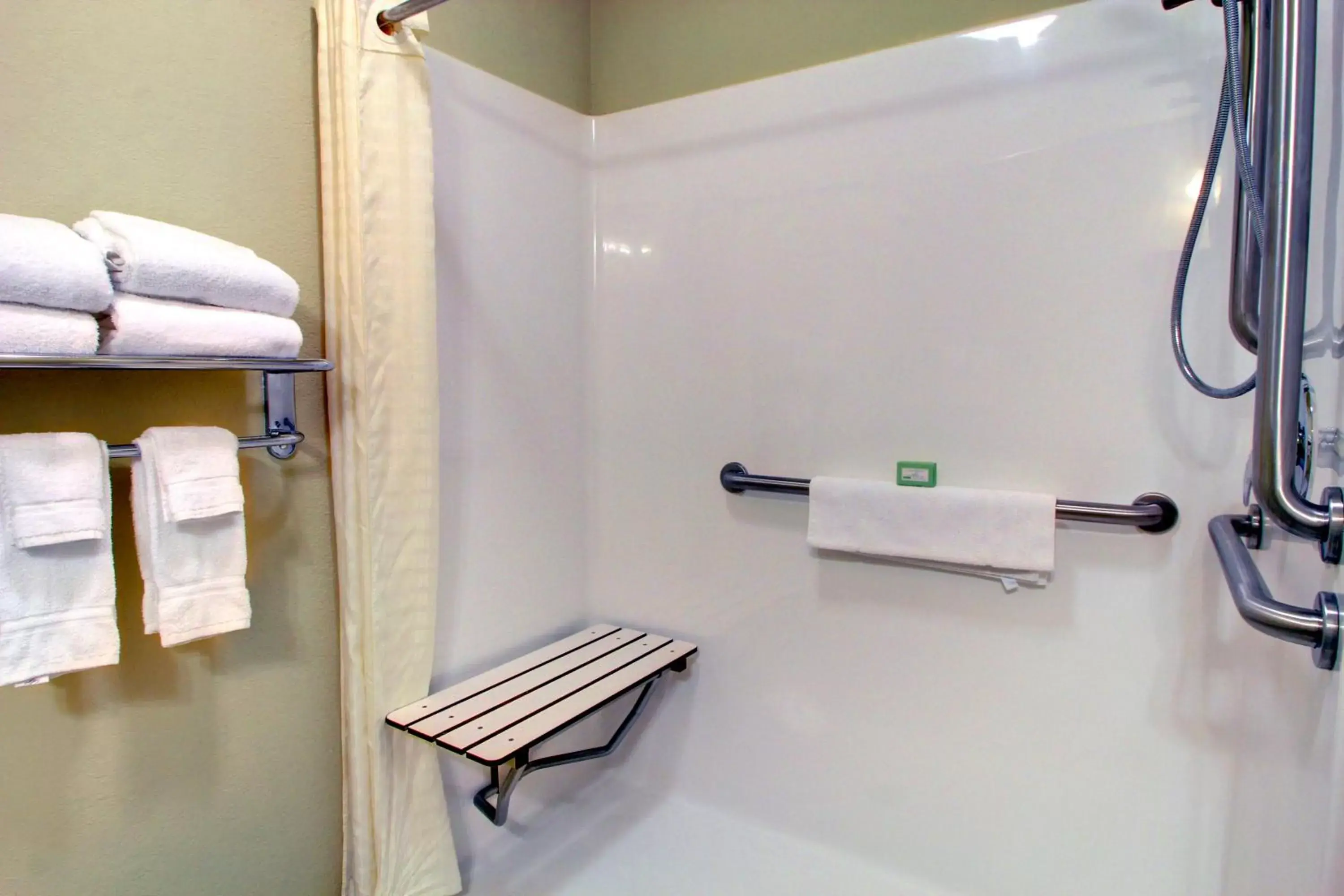 Facility for disabled guests, Bathroom in Cobblestone Inn & Suites - Carrington