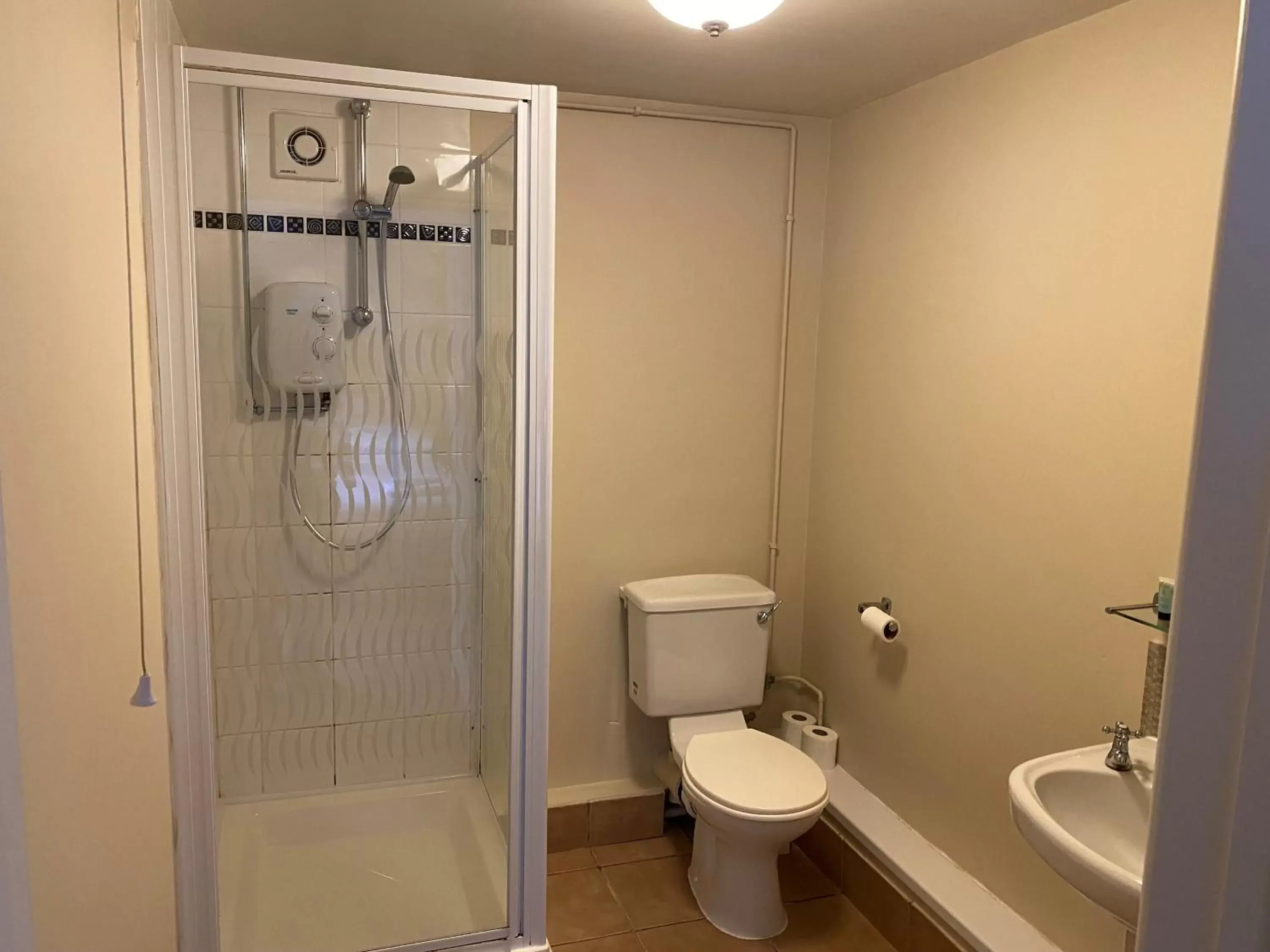 Bathroom in The Bullshead, Arthingworth House B&B