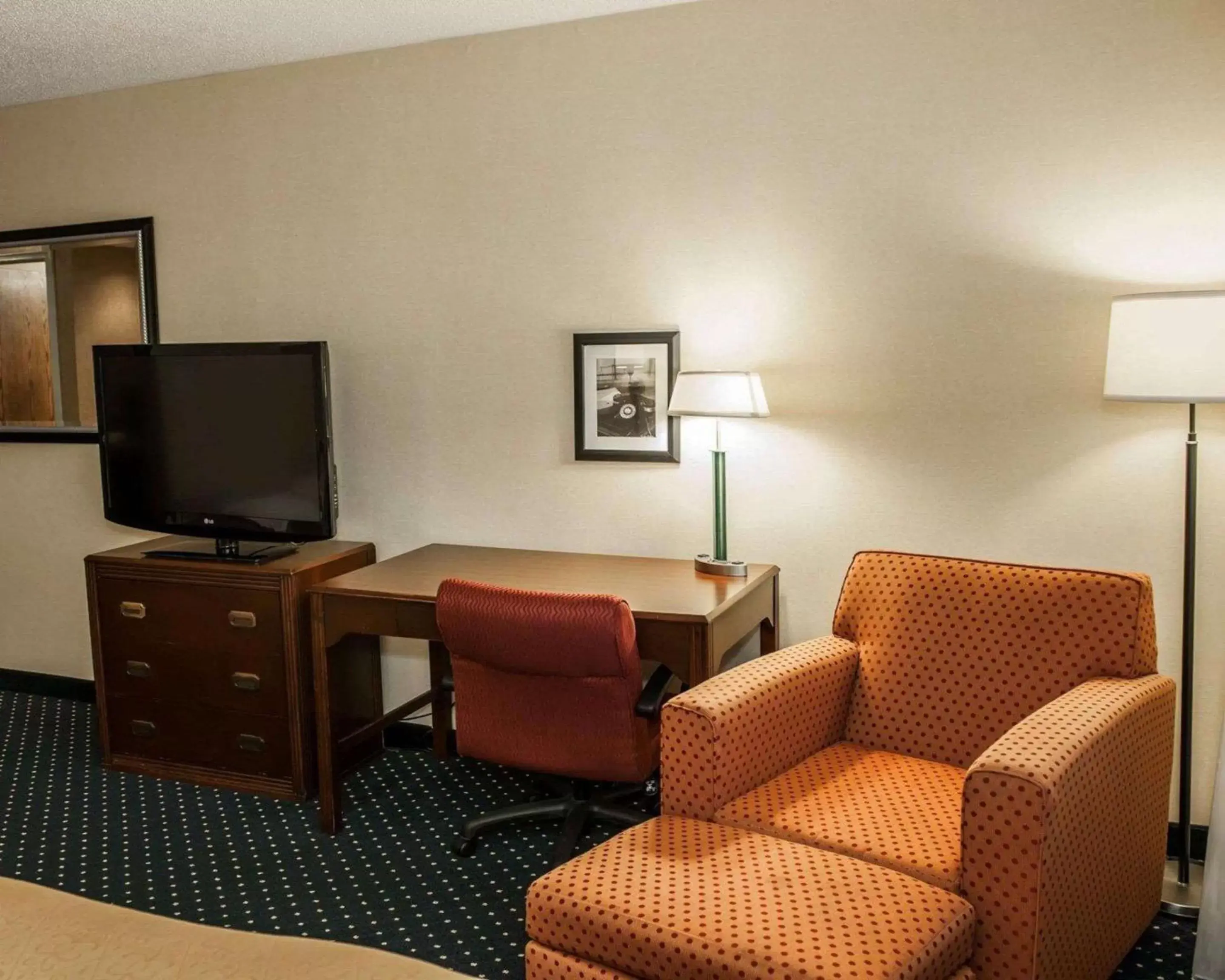 Photo of the whole room, Seating Area in Quality Inn & Suites Goshen