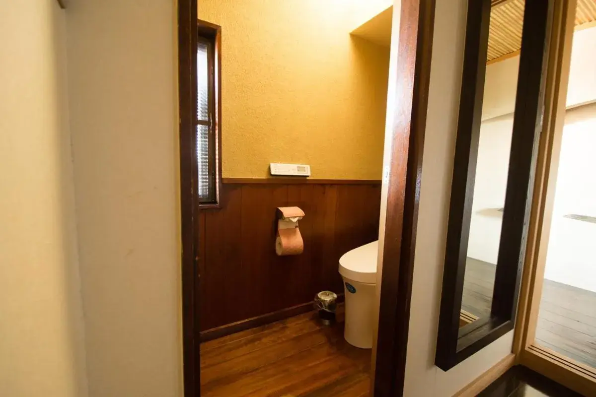 Toilet, Bathroom in Ryokan Yatsusankan